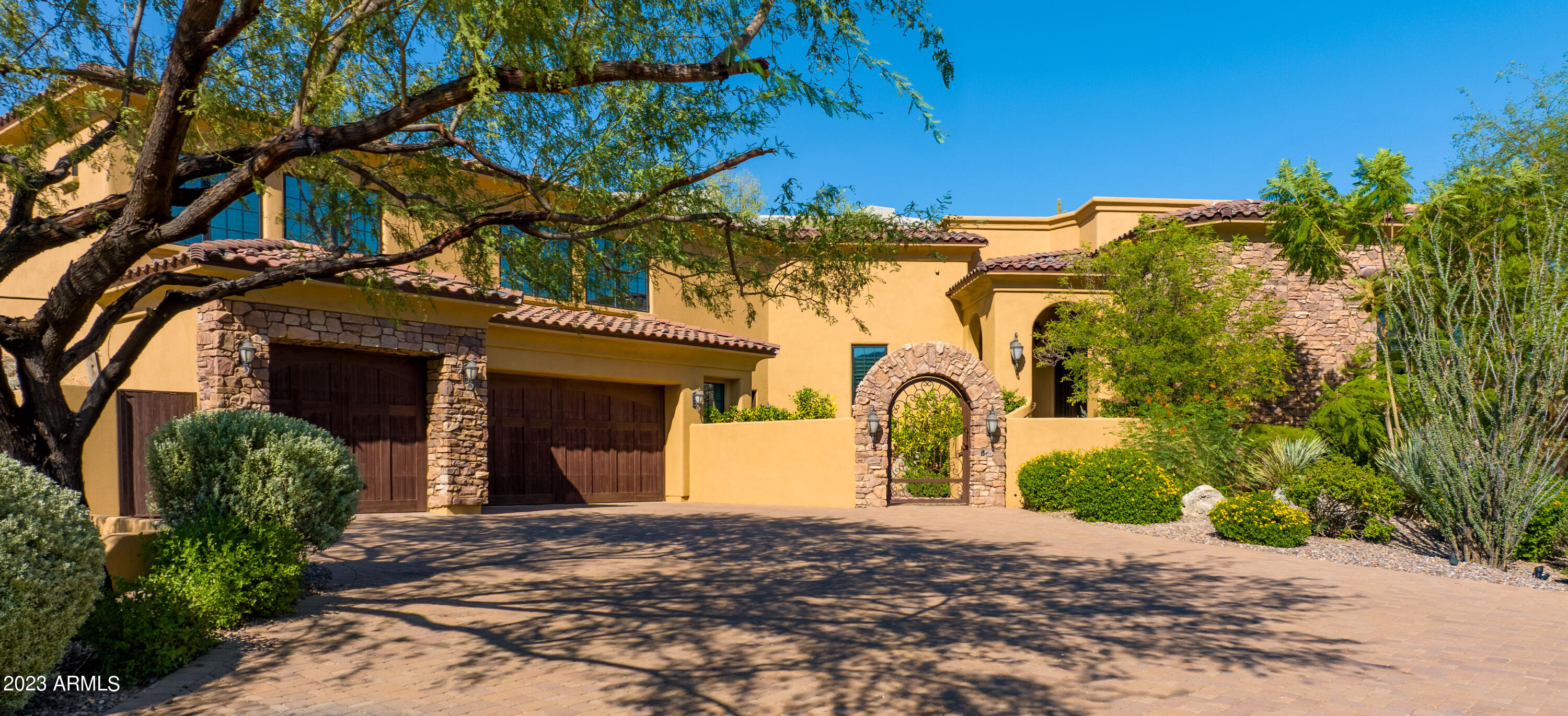 15435 N CABRILLO Drive