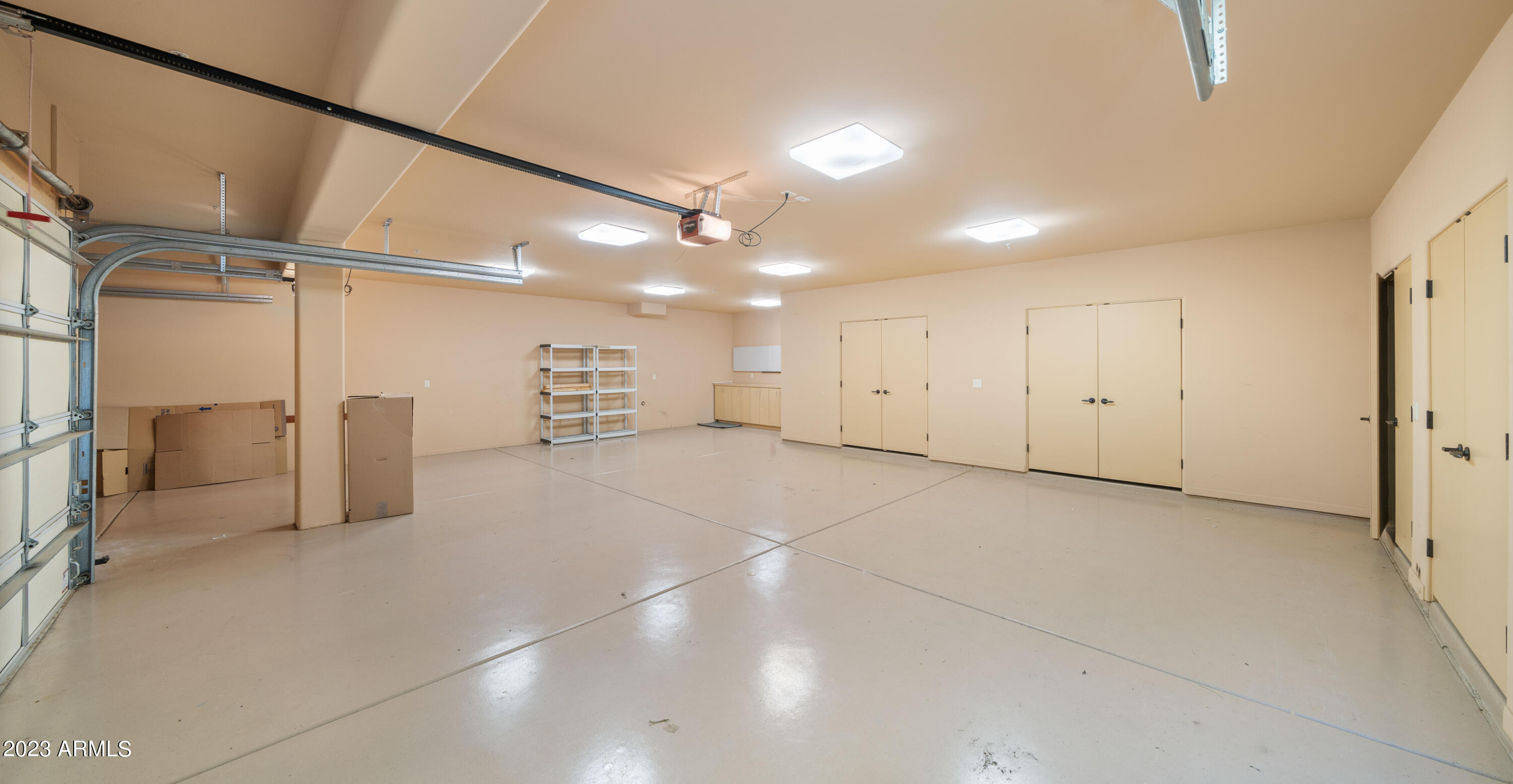 15435 N CABRILLO Drive