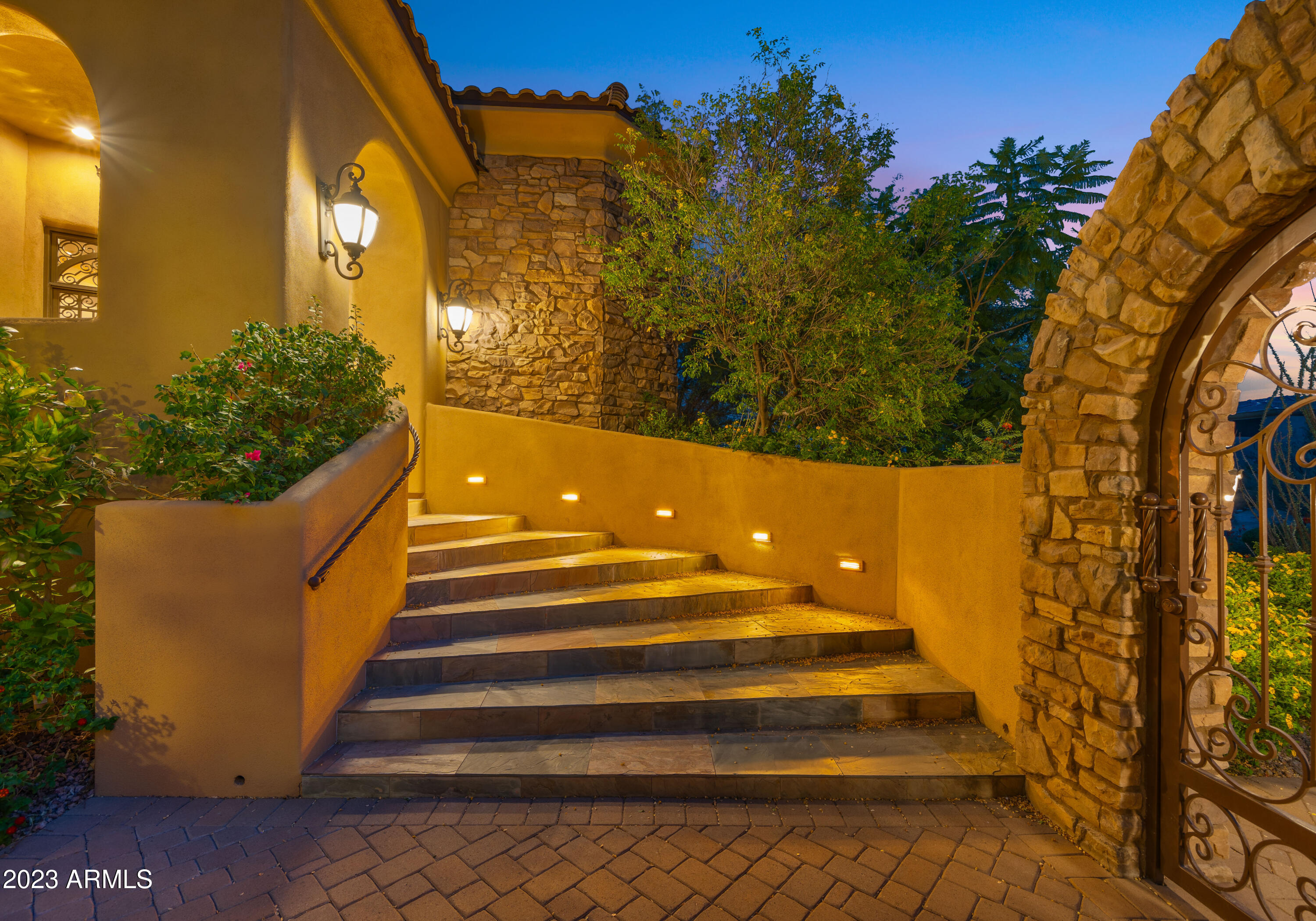 15435 N CABRILLO Drive