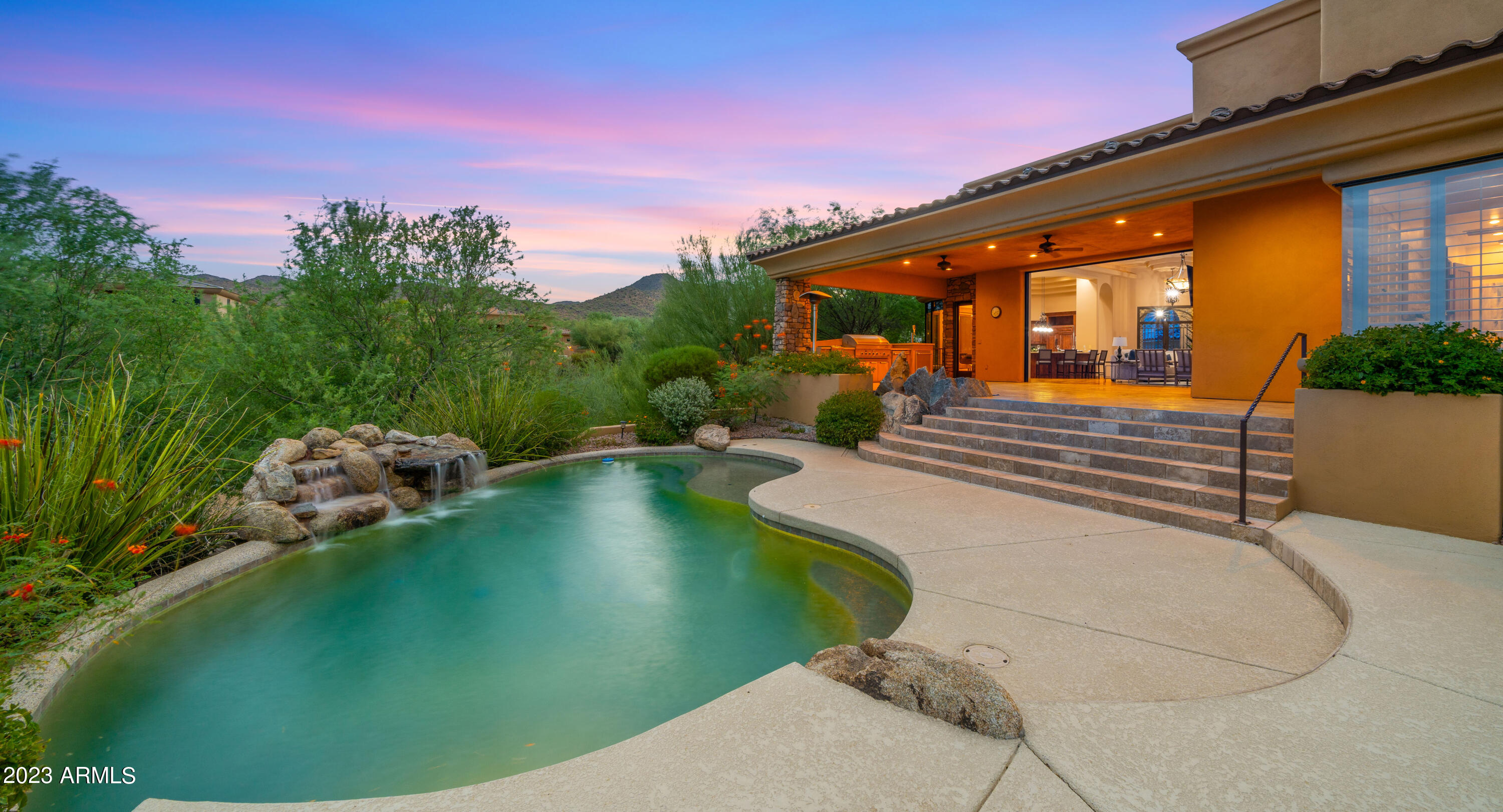 15435 N CABRILLO Drive