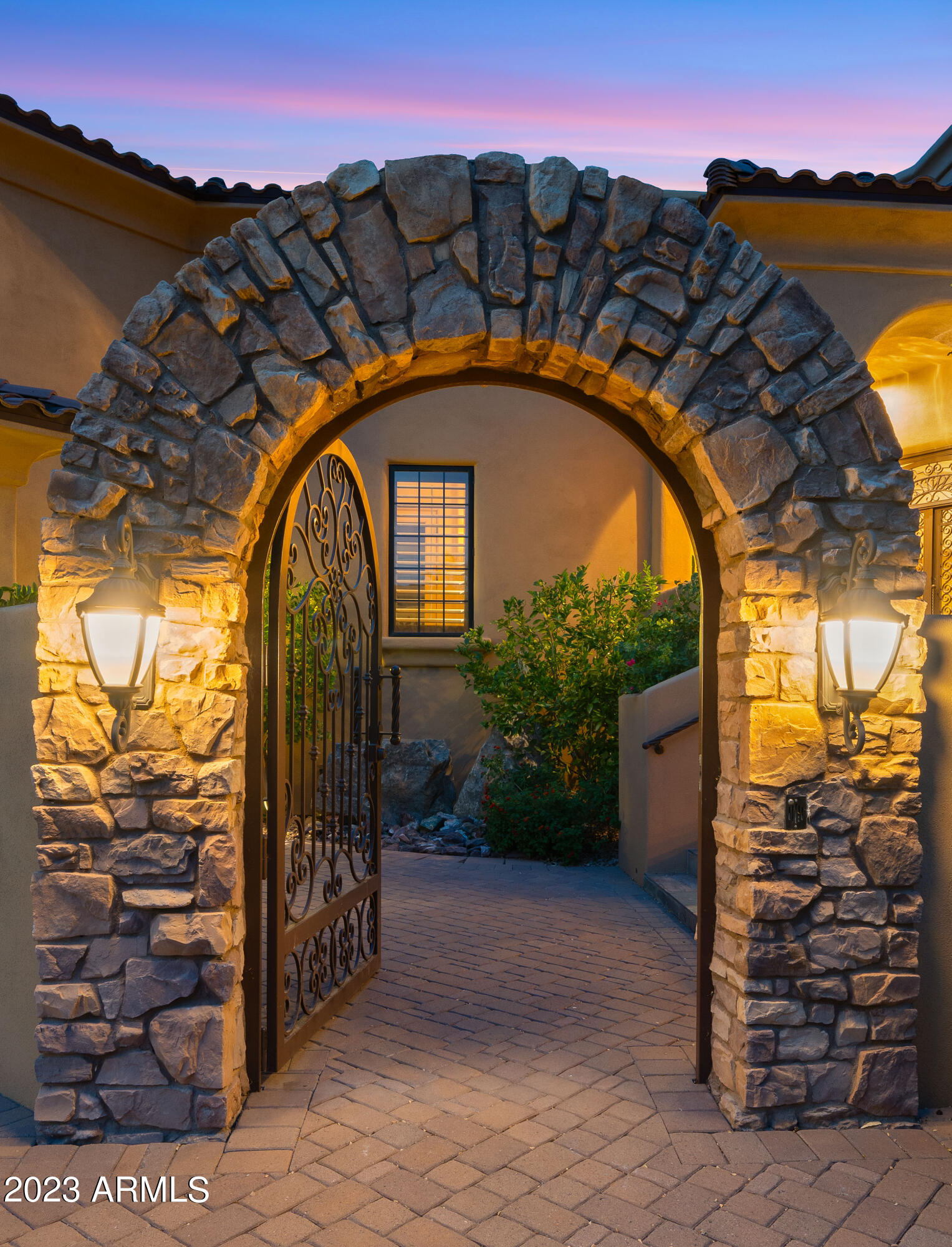 15435 N CABRILLO Drive