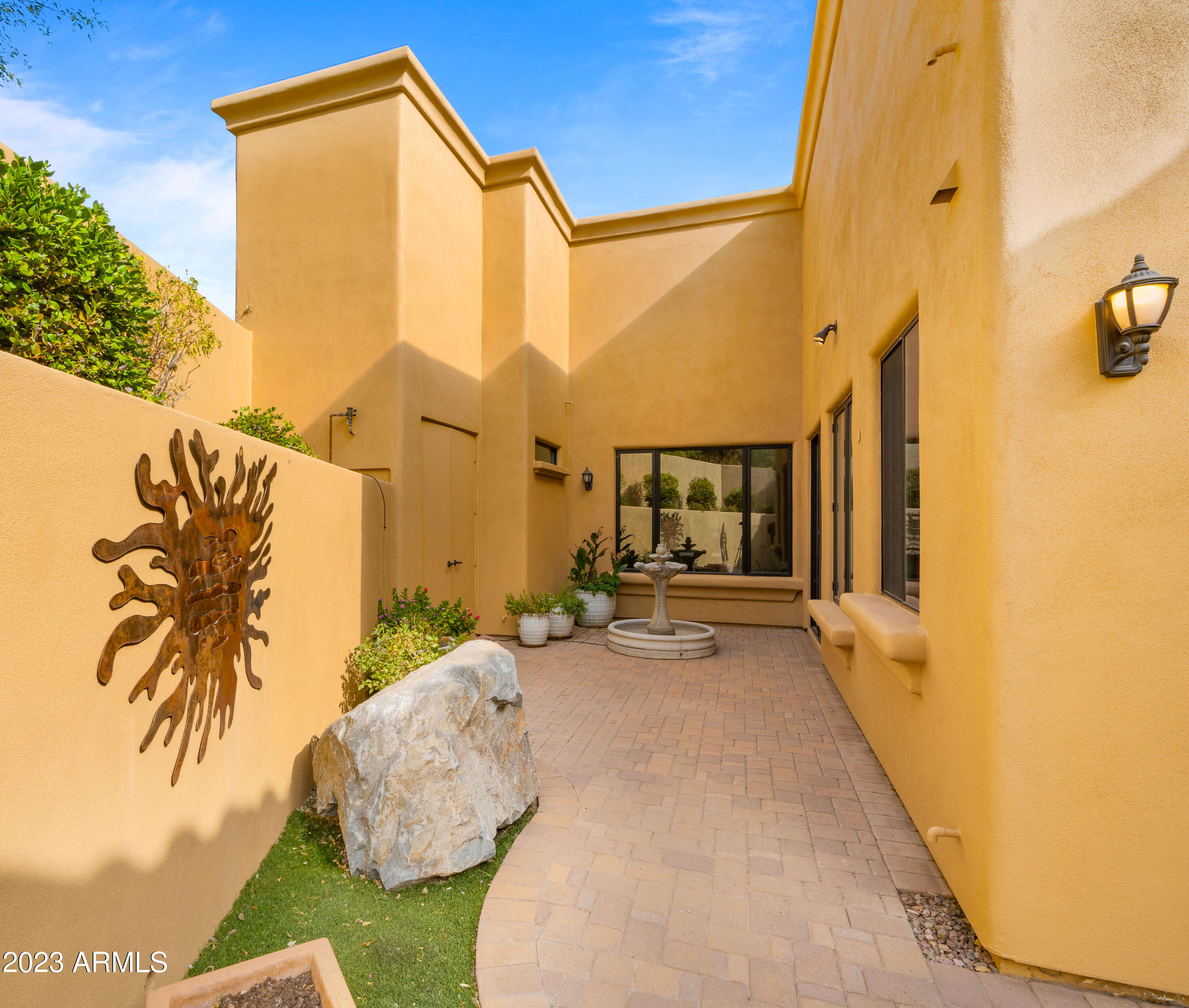 15435 N CABRILLO Drive