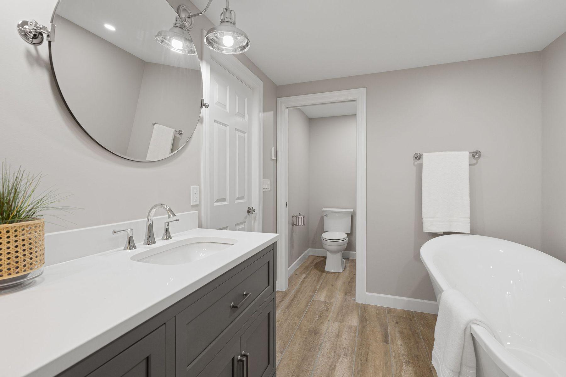 4920 Scenic View Drive SW