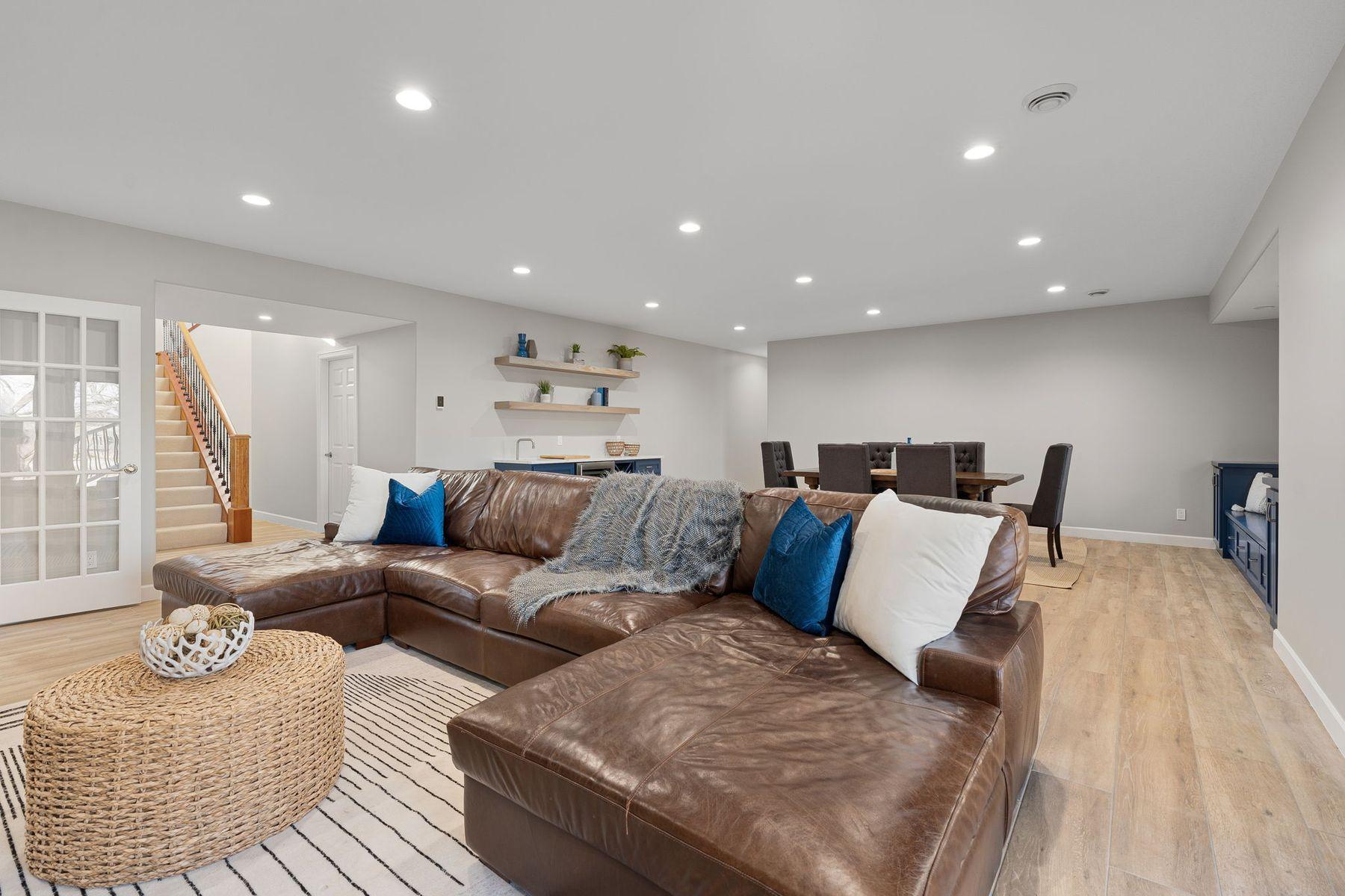 4920 Scenic View Drive SW