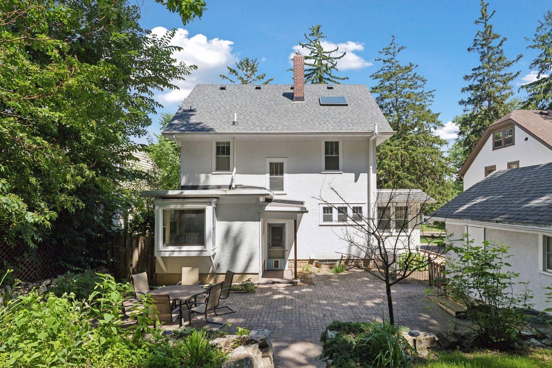 815 7th Avenue SW