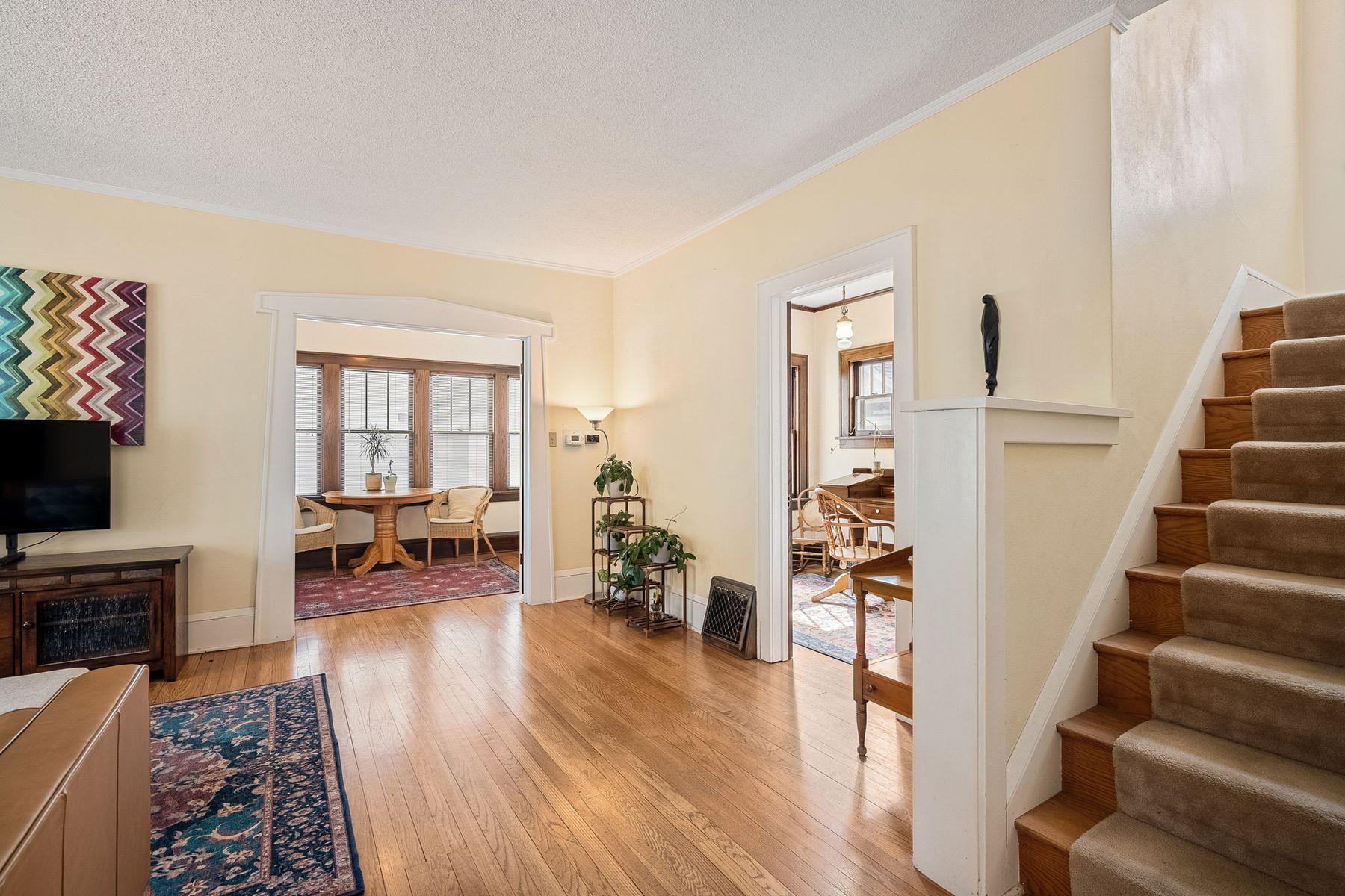815 7th Avenue SW