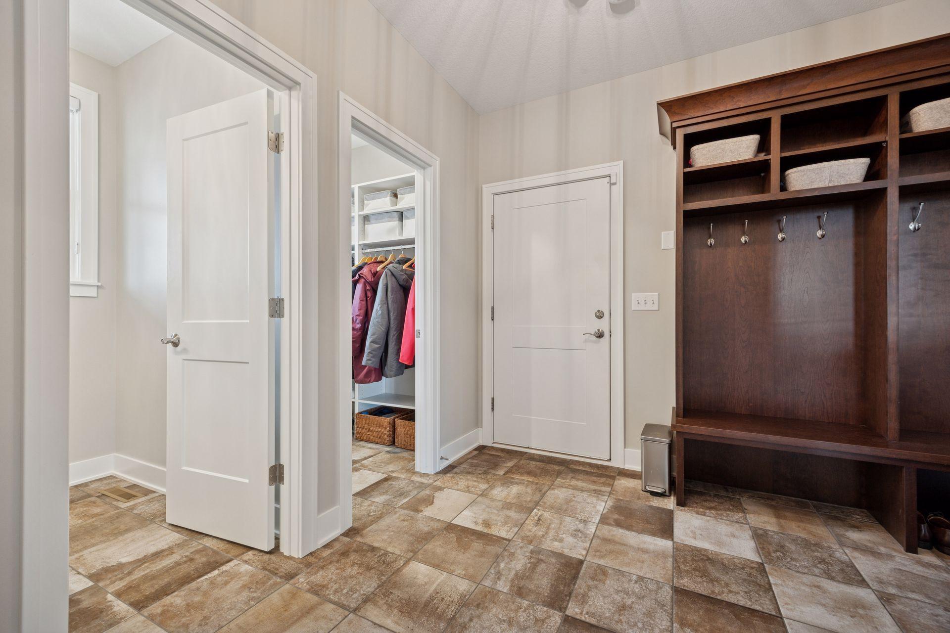 2989 Monarch Lane SW