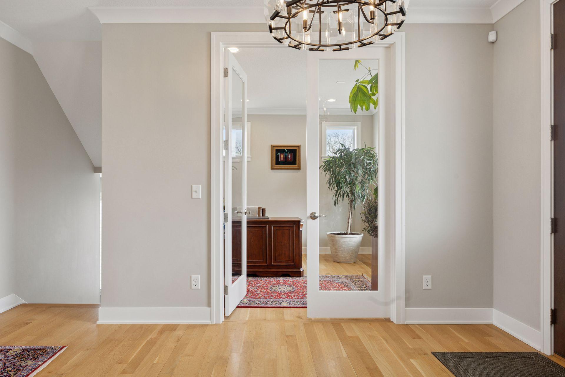 2989 Monarch Lane SW