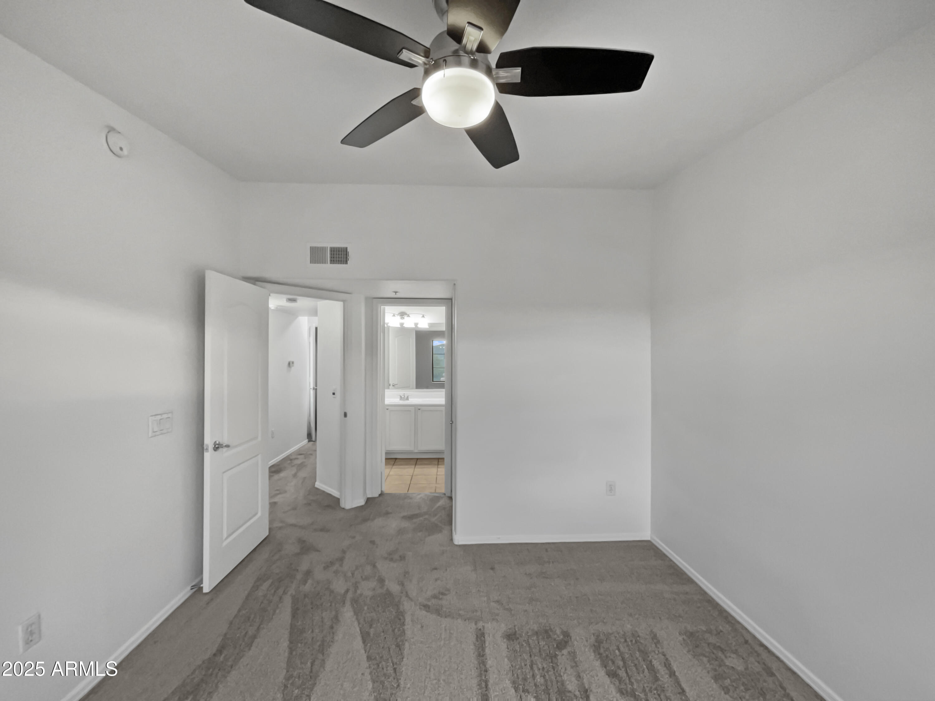 2401 E RIO SALADO Parkway, 1038