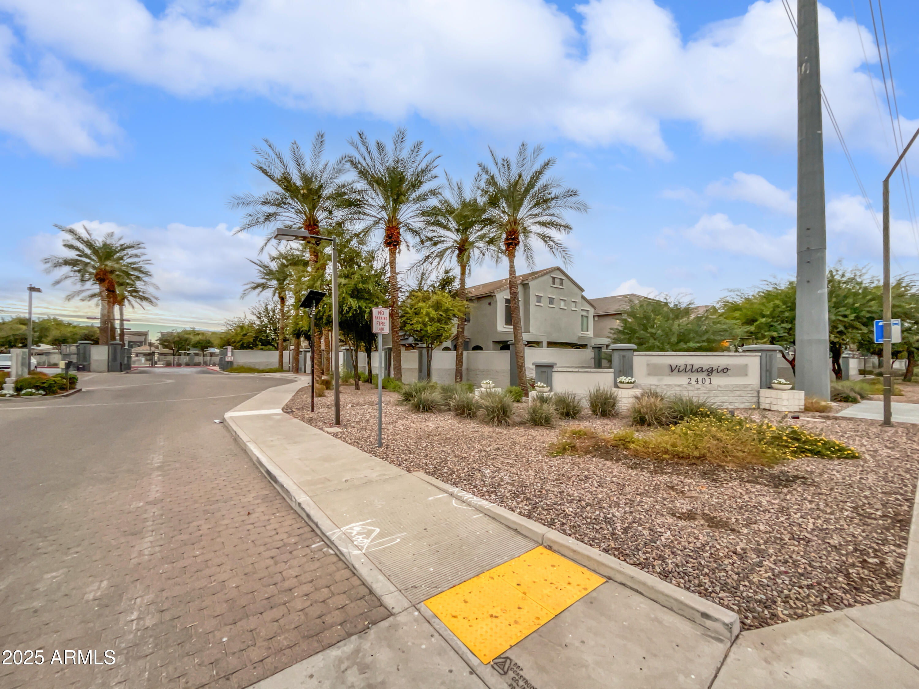 2401 E RIO SALADO Parkway, 1038