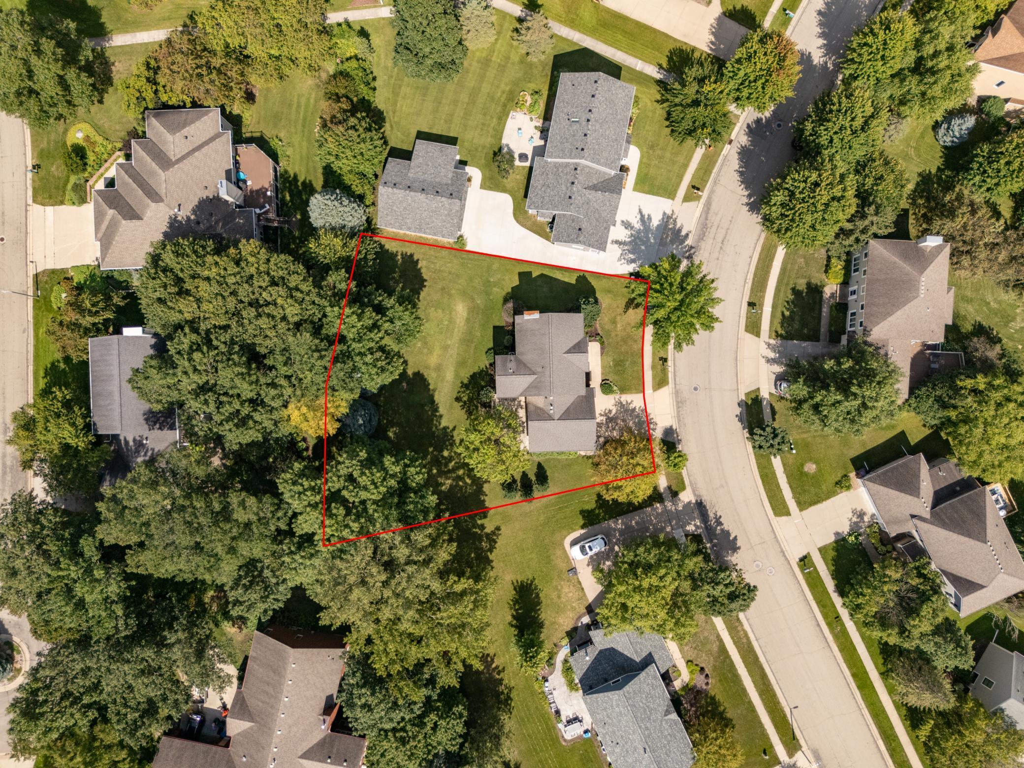 810 Foxcroft Circle SW