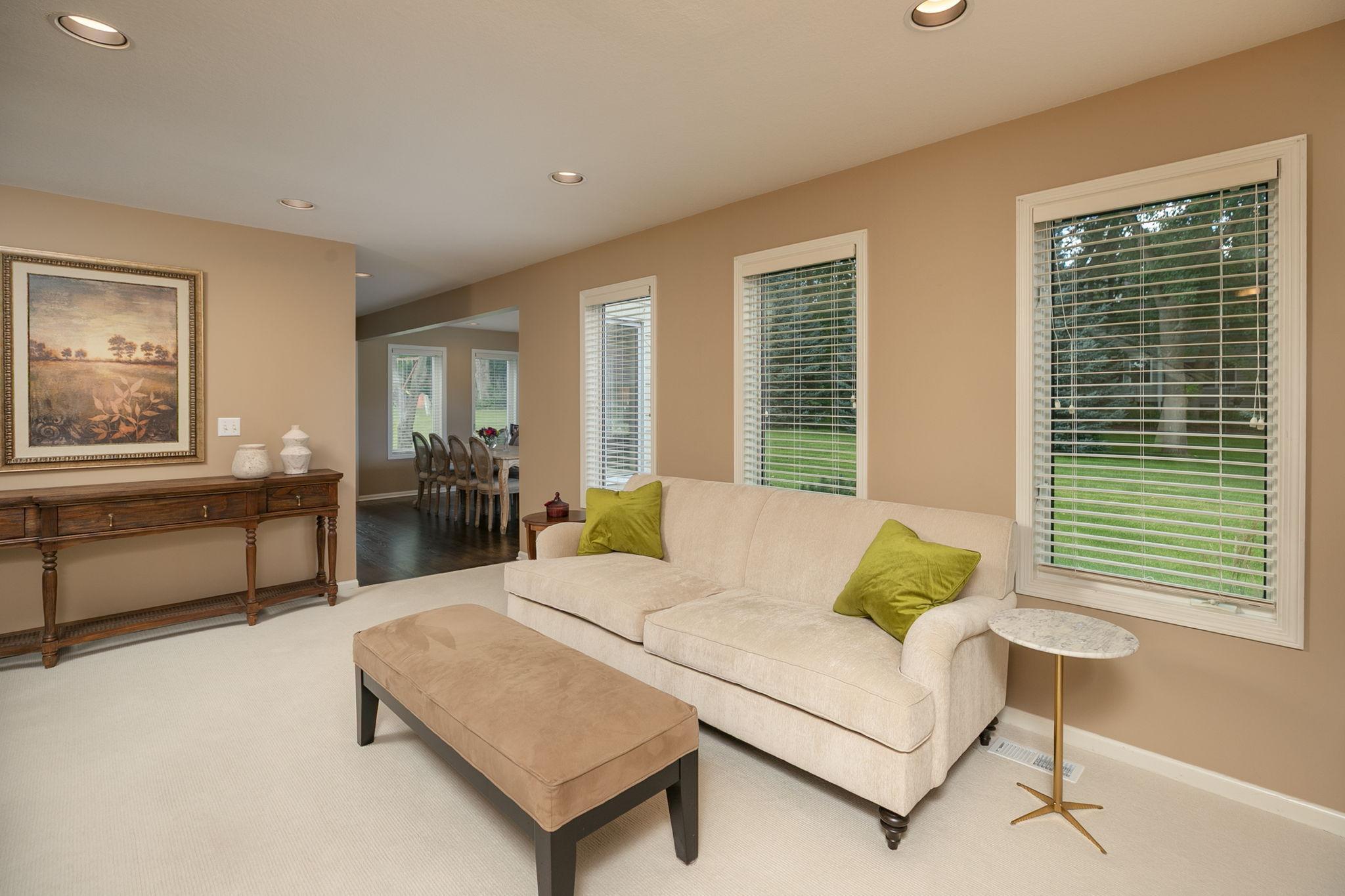 810 Foxcroft Circle SW