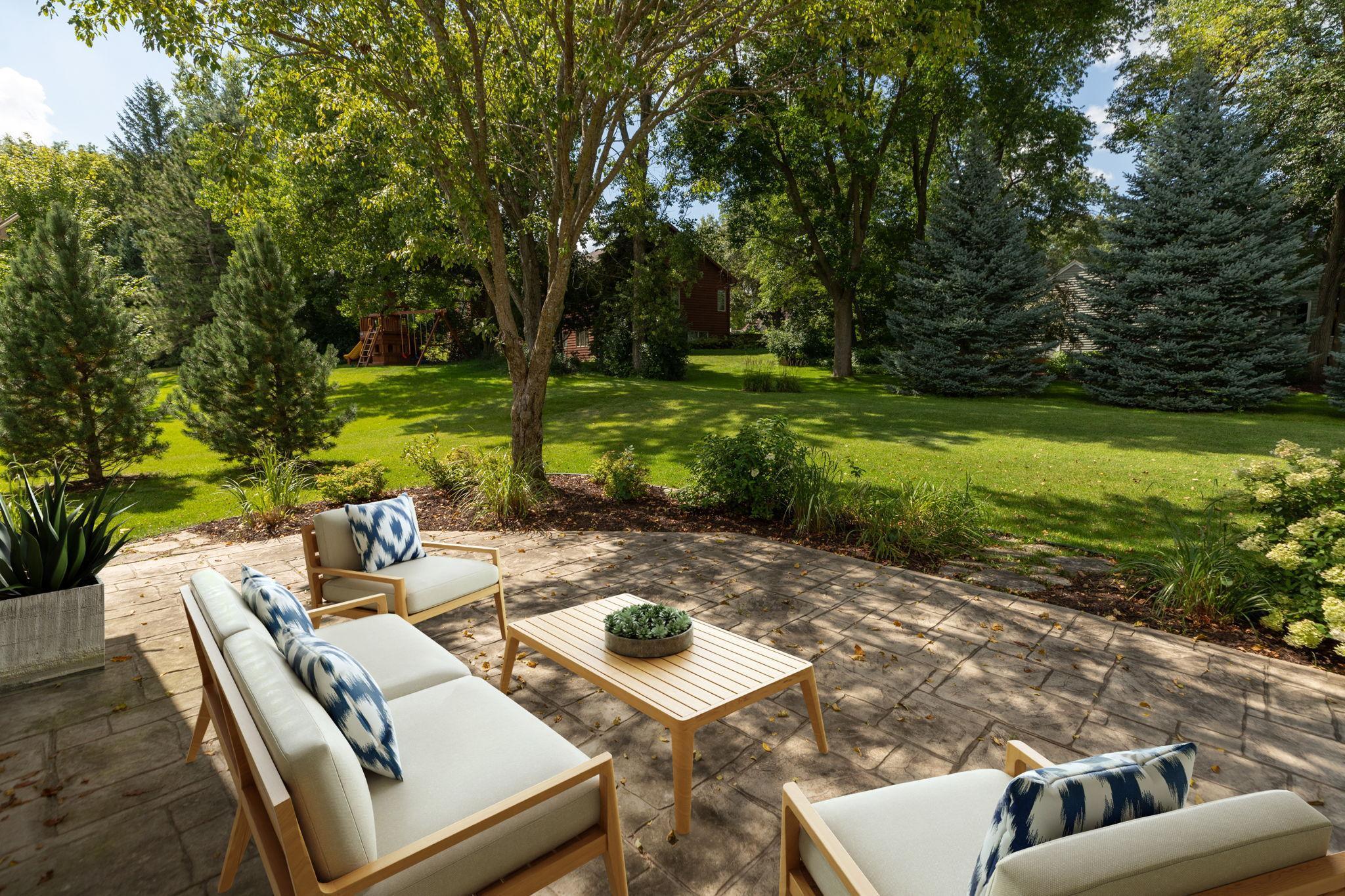 810 Foxcroft Circle SW