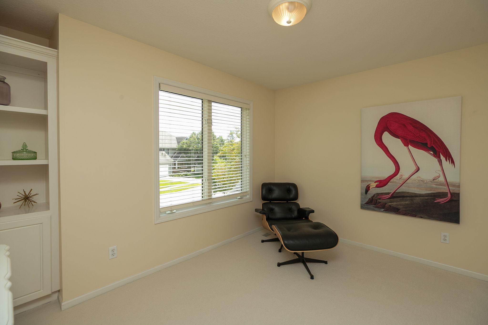 810 Foxcroft Circle SW