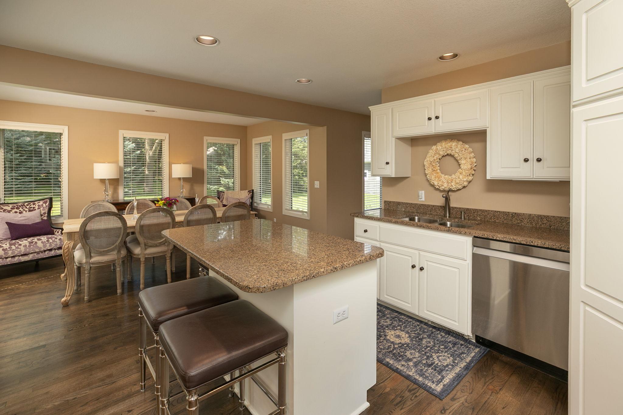 810 Foxcroft Circle SW