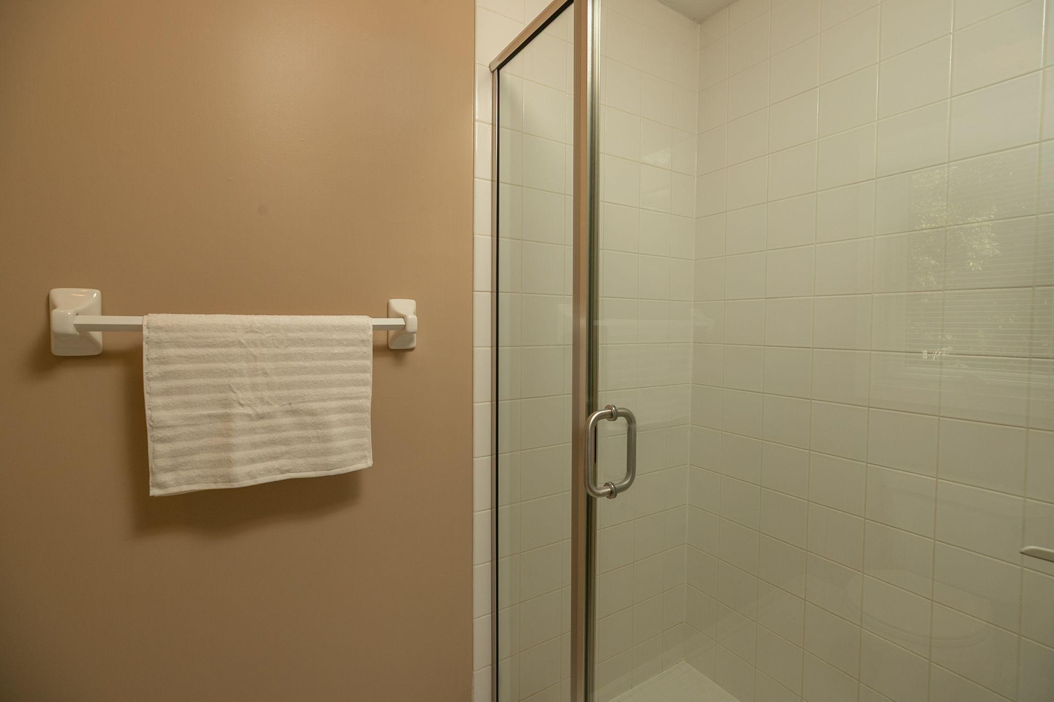 810 Foxcroft Circle SW