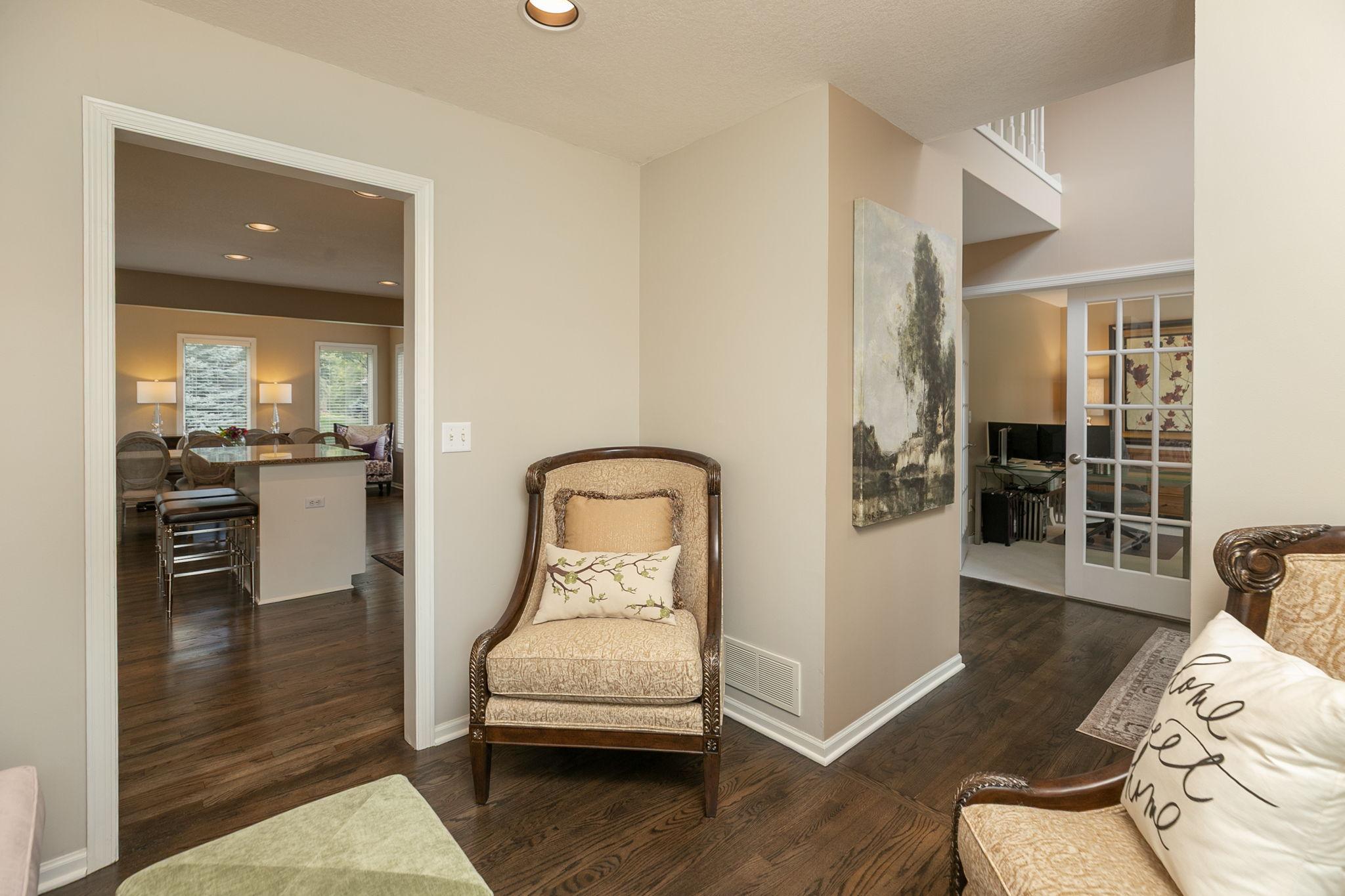 810 Foxcroft Circle SW