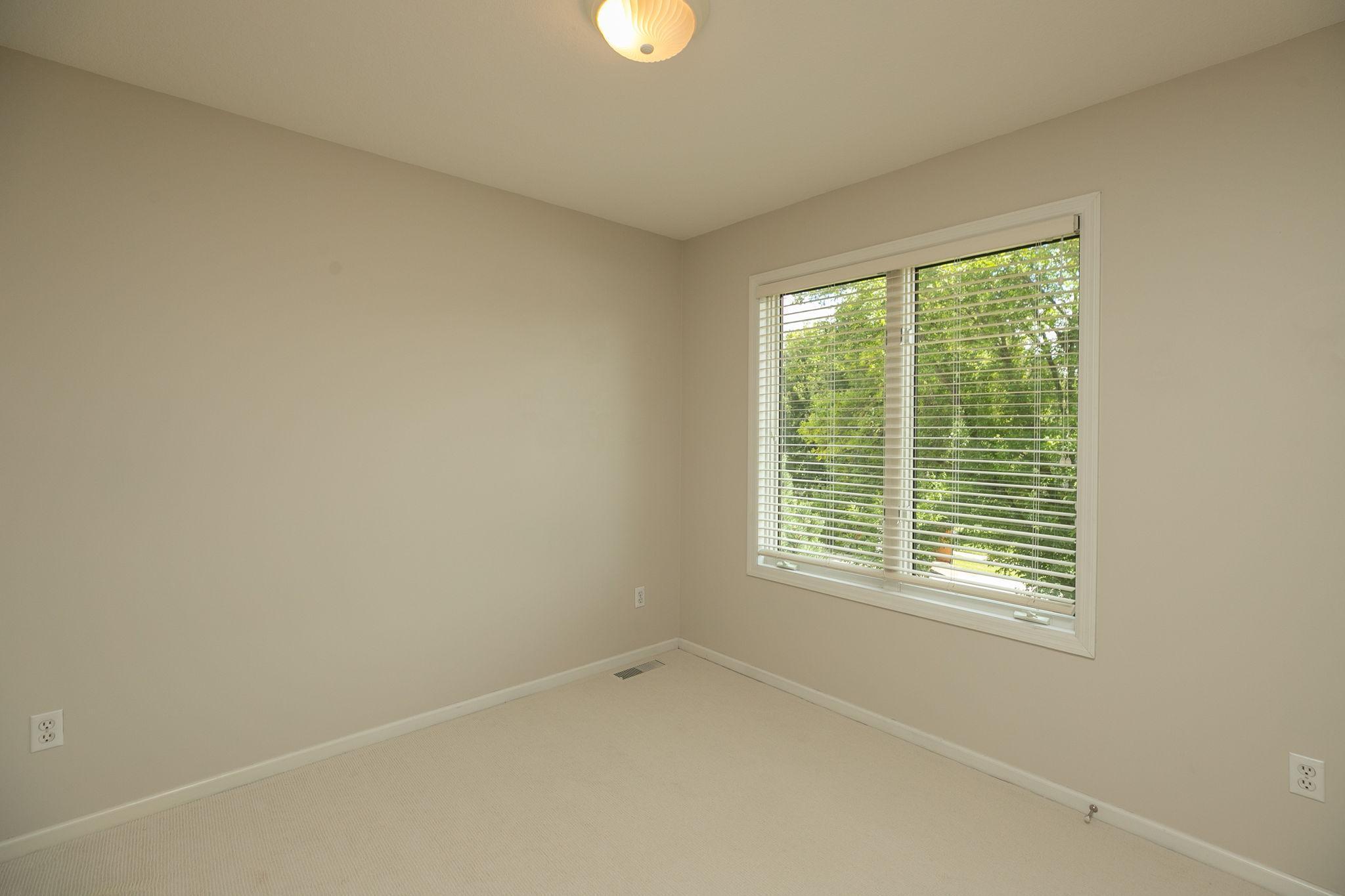 810 Foxcroft Circle SW