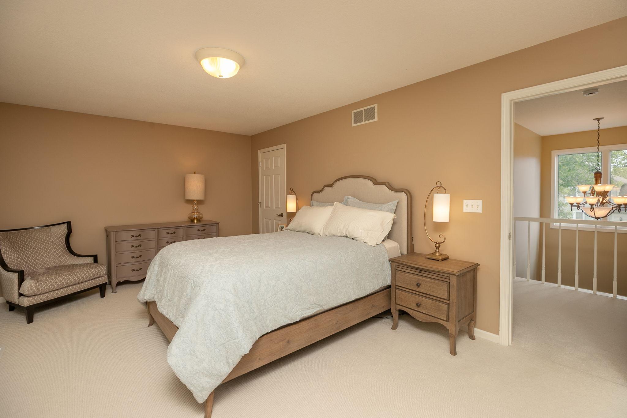 810 Foxcroft Circle SW