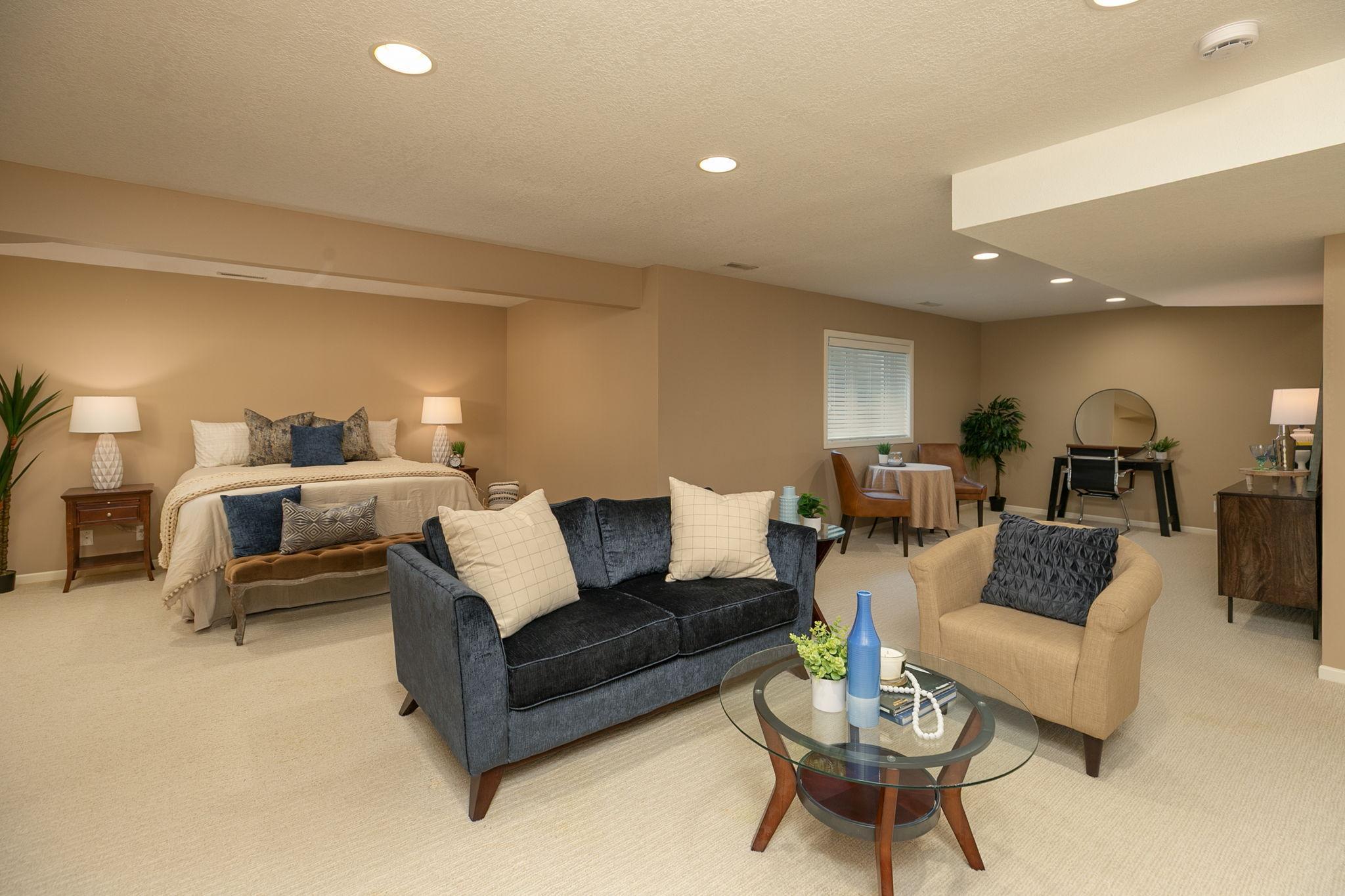 810 Foxcroft Circle SW