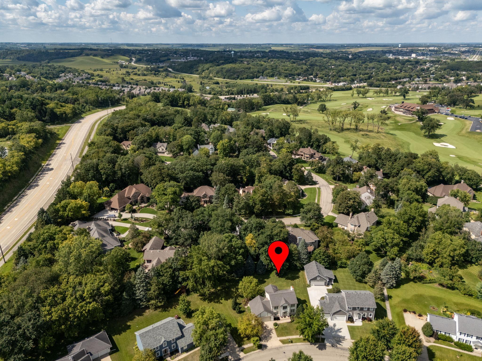 810 Foxcroft Circle SW