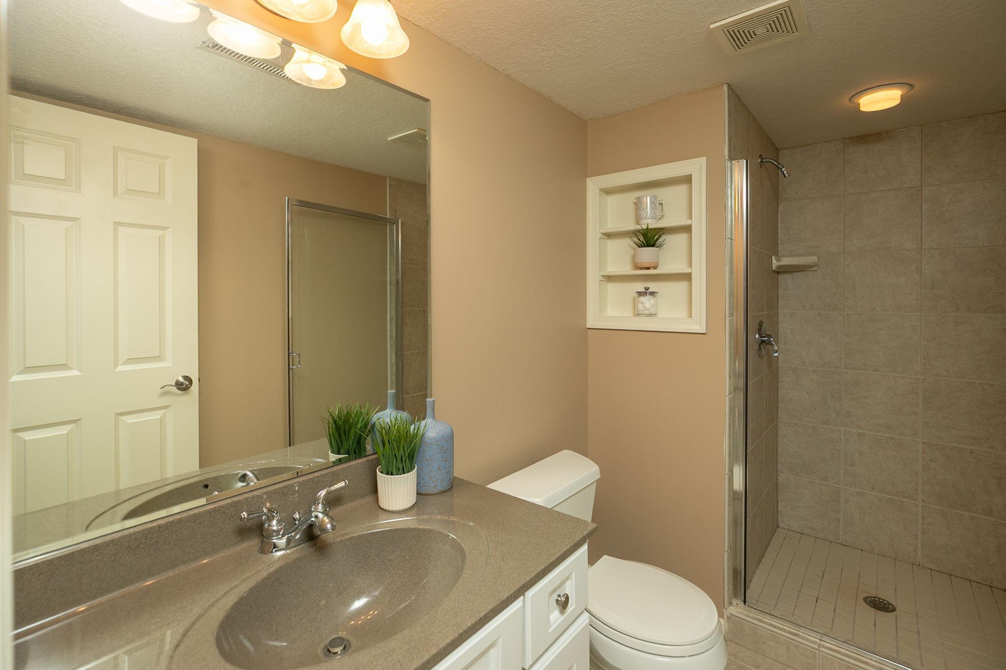 810 Foxcroft Circle SW