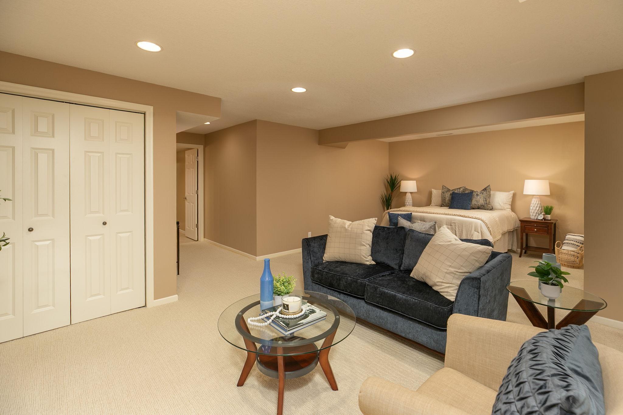 810 Foxcroft Circle SW