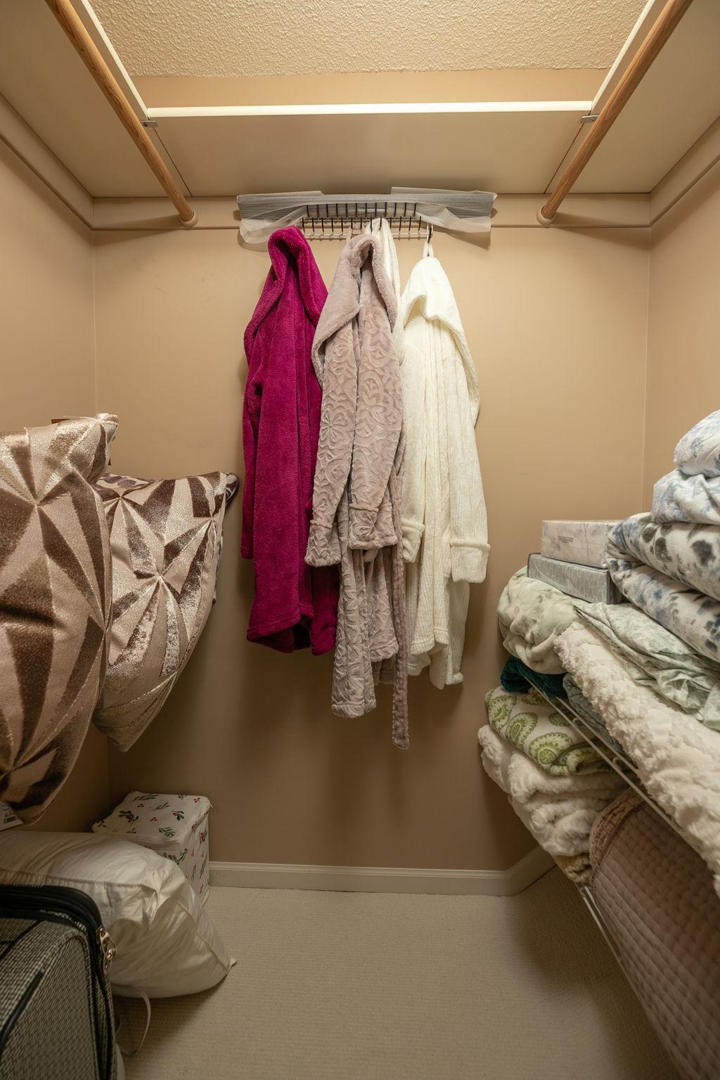 810 Foxcroft Circle SW