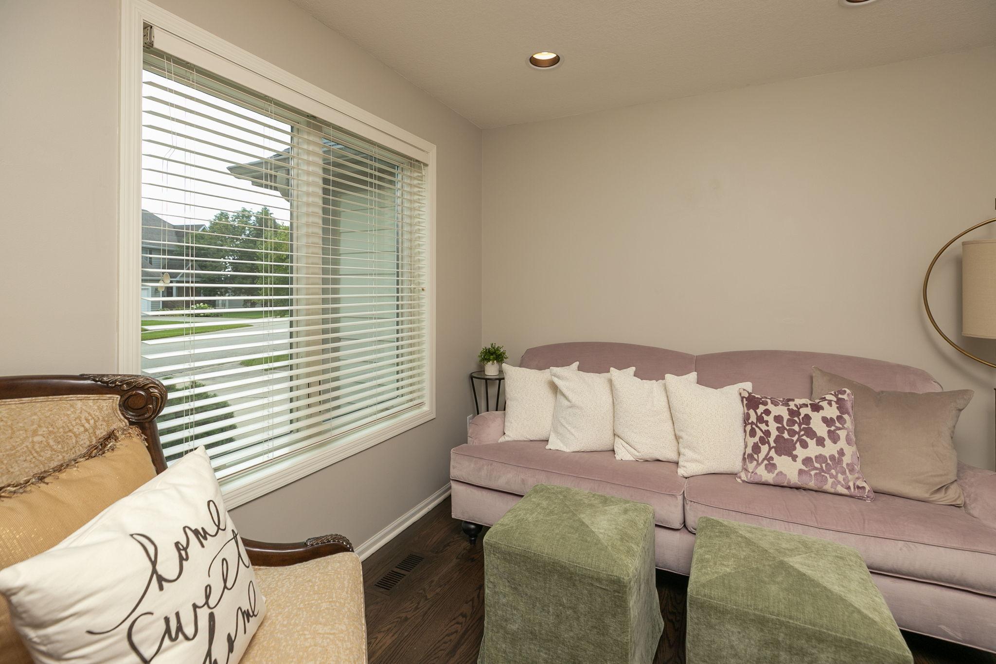 810 Foxcroft Circle SW