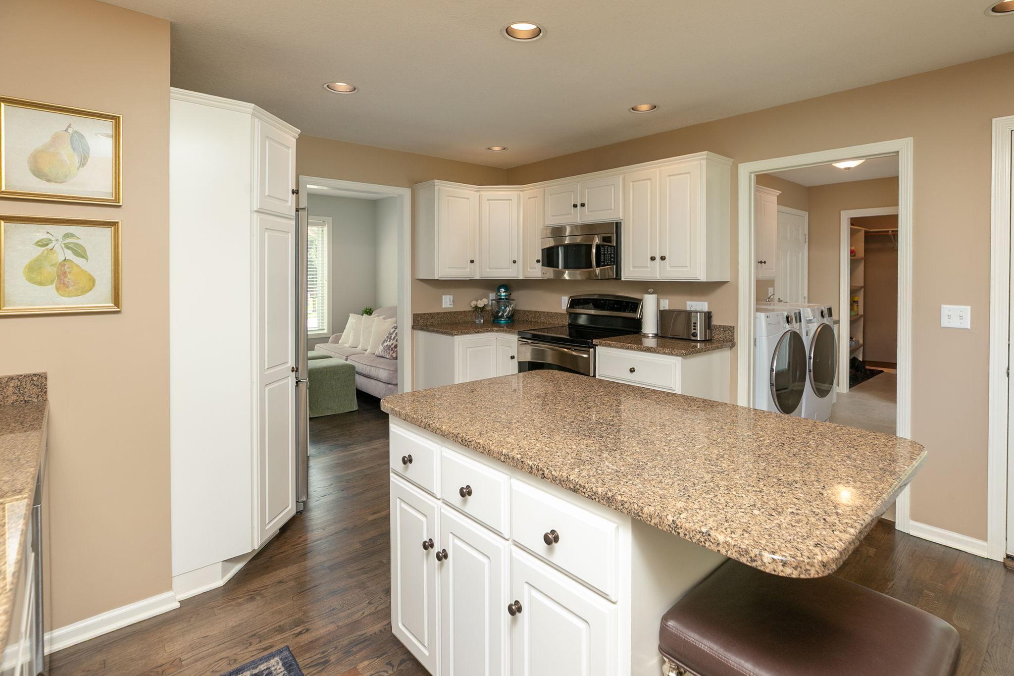 810 Foxcroft Circle SW