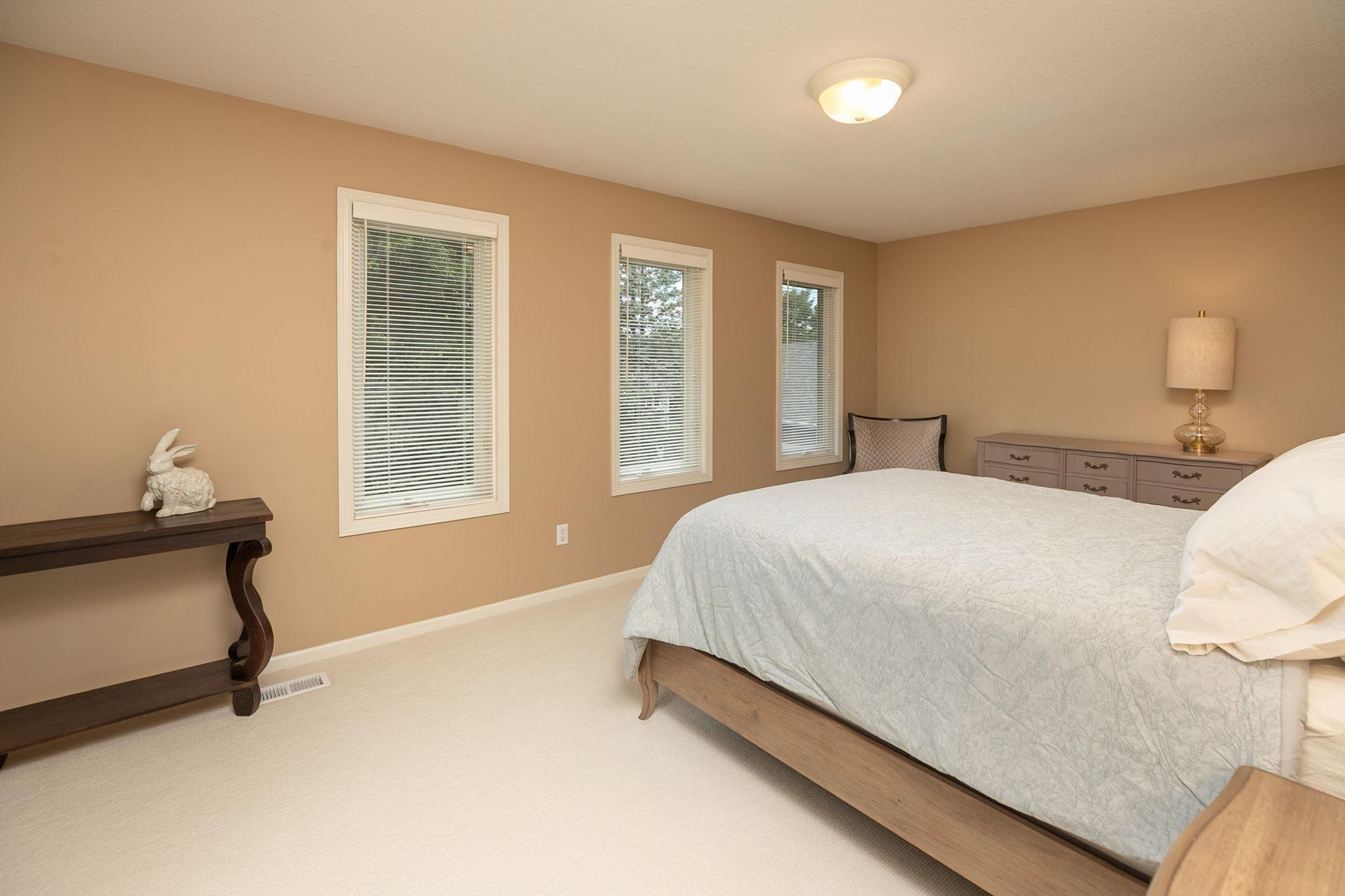 810 Foxcroft Circle SW