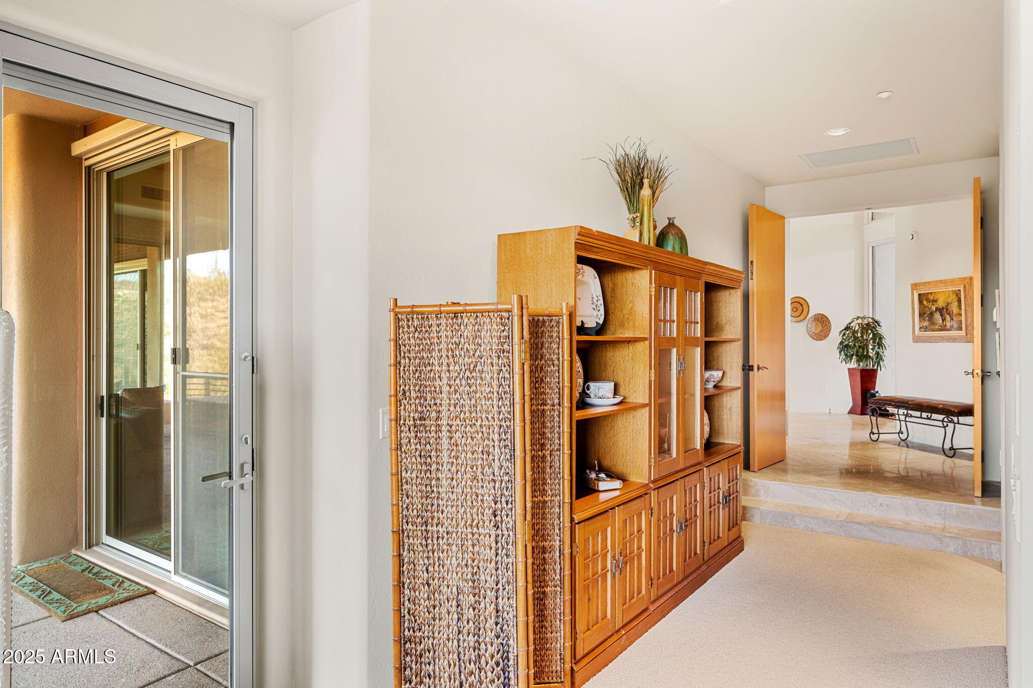 9904 E LOOKOUT MOUNTAIN Drive