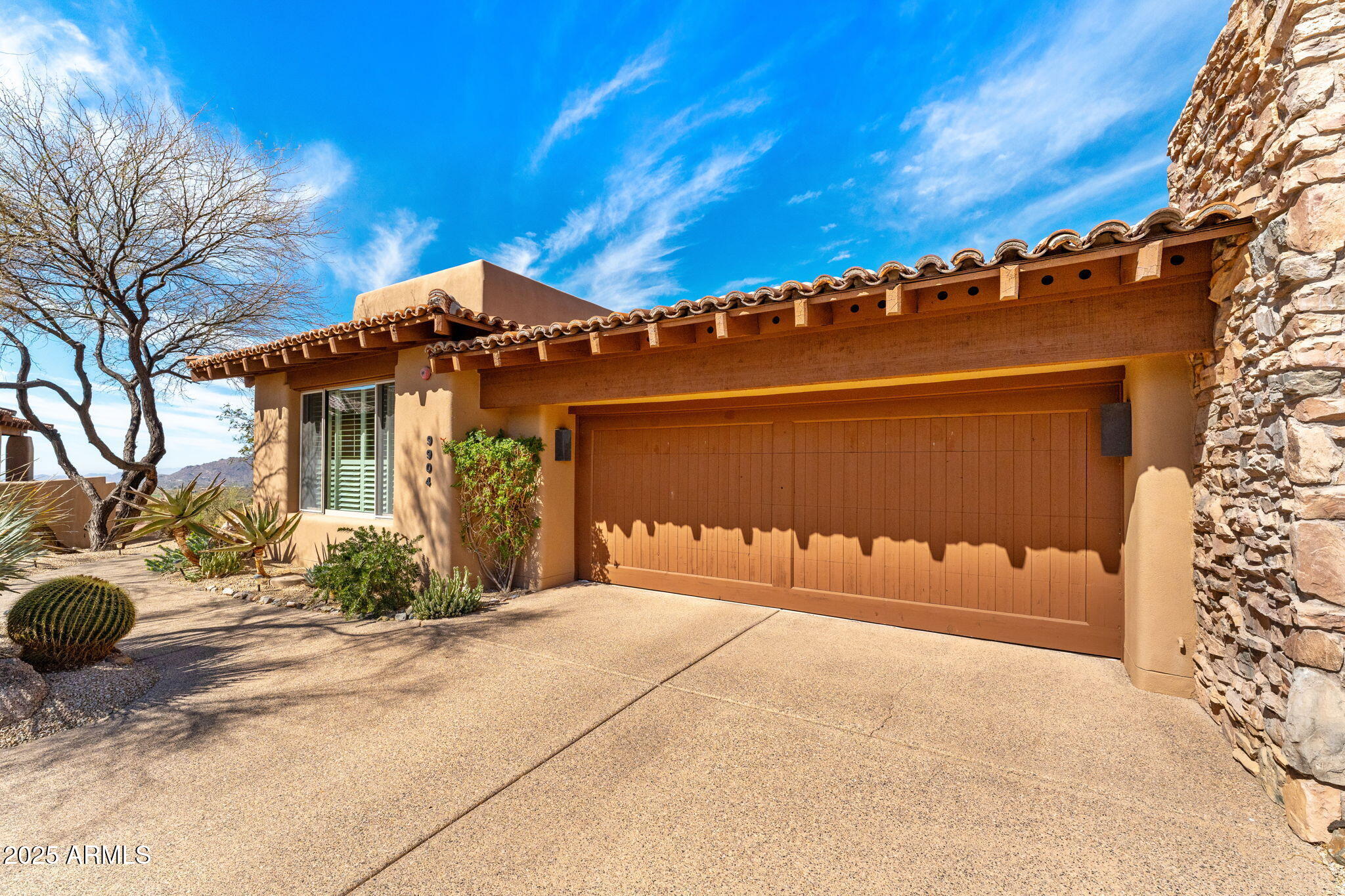 9904 E LOOKOUT MOUNTAIN Drive