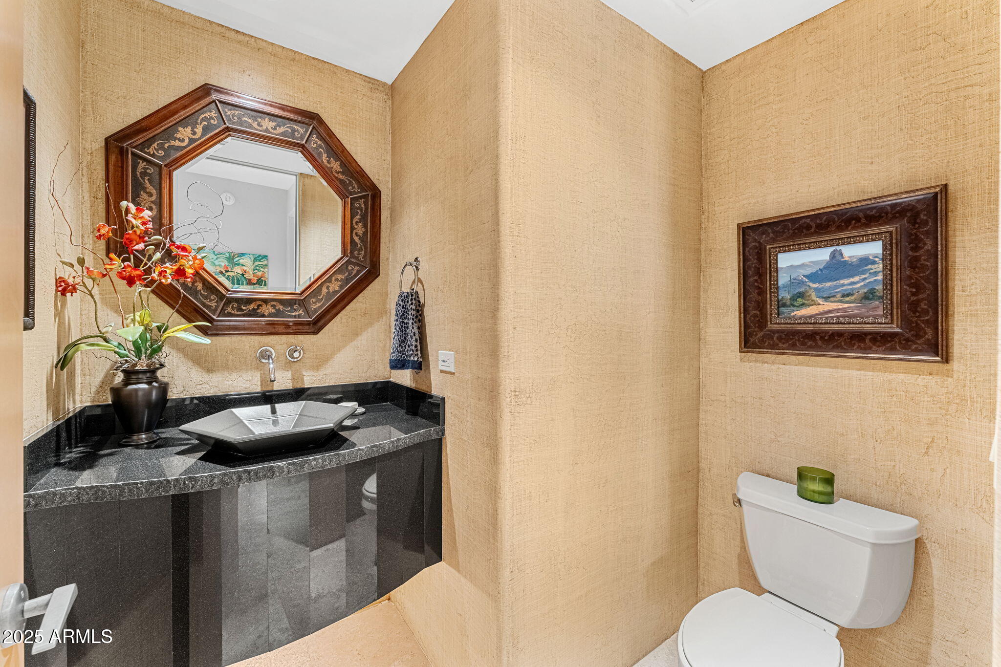 9904 E LOOKOUT MOUNTAIN Drive