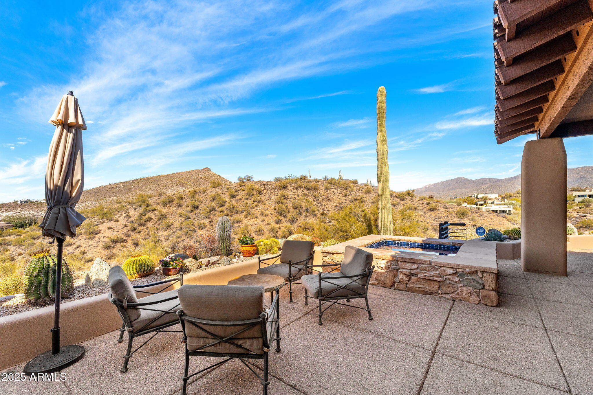 9904 E LOOKOUT MOUNTAIN Drive