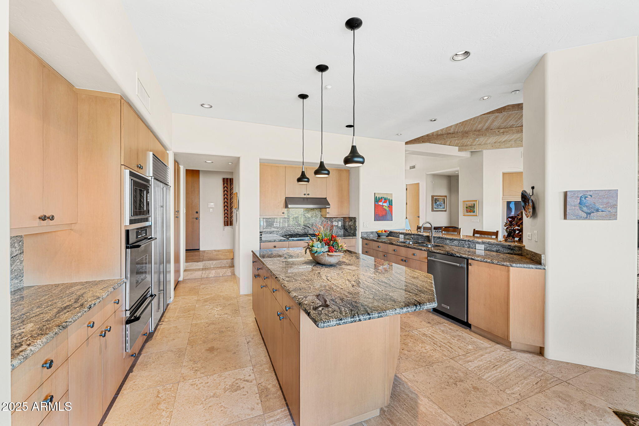 9904 E LOOKOUT MOUNTAIN Drive