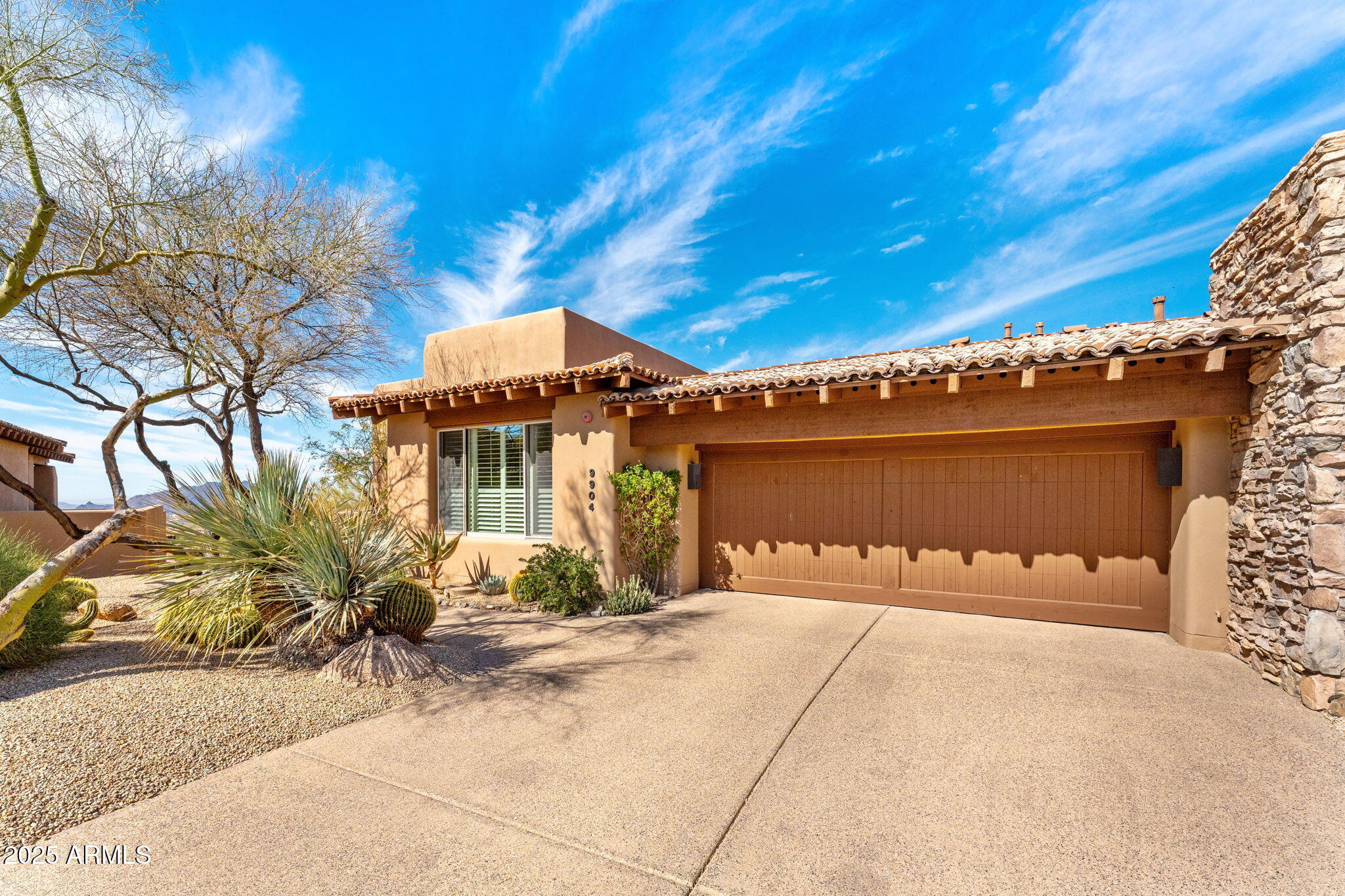 9904 E LOOKOUT MOUNTAIN Drive