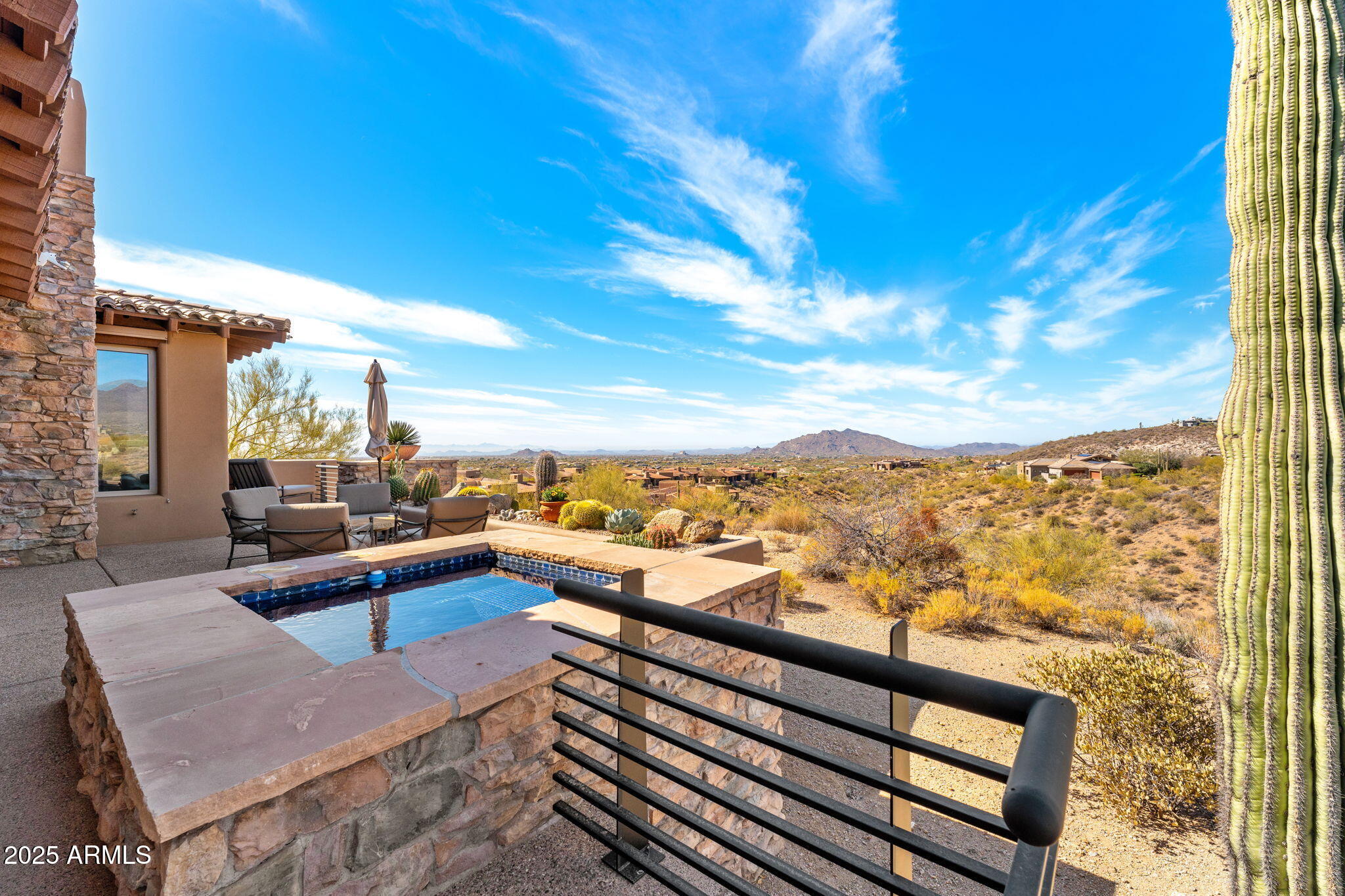 9904 E LOOKOUT MOUNTAIN Drive