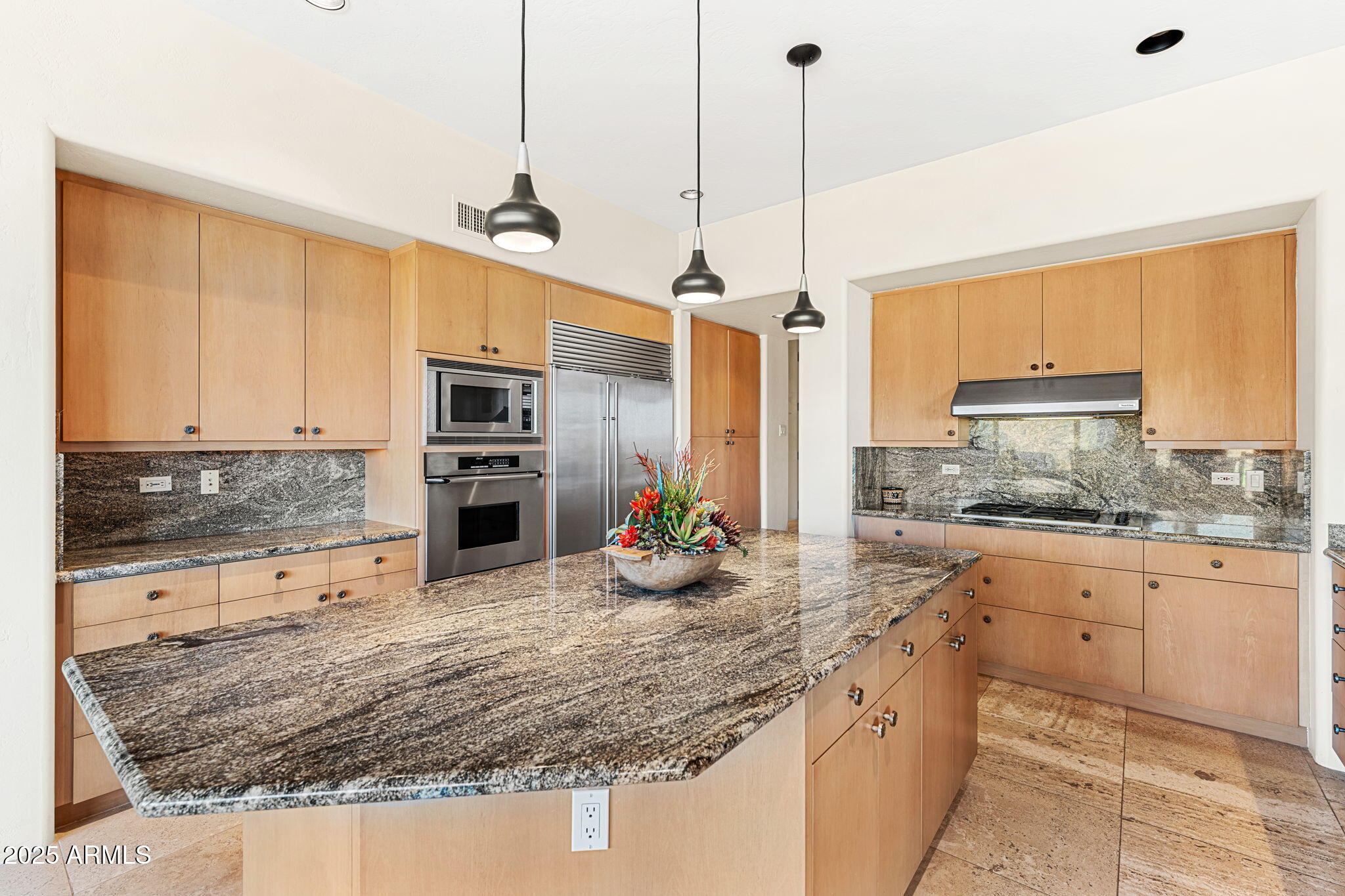 9904 E LOOKOUT MOUNTAIN Drive