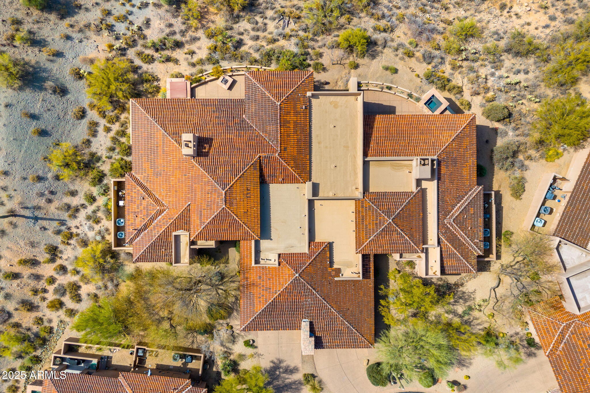 9904 E LOOKOUT MOUNTAIN Drive