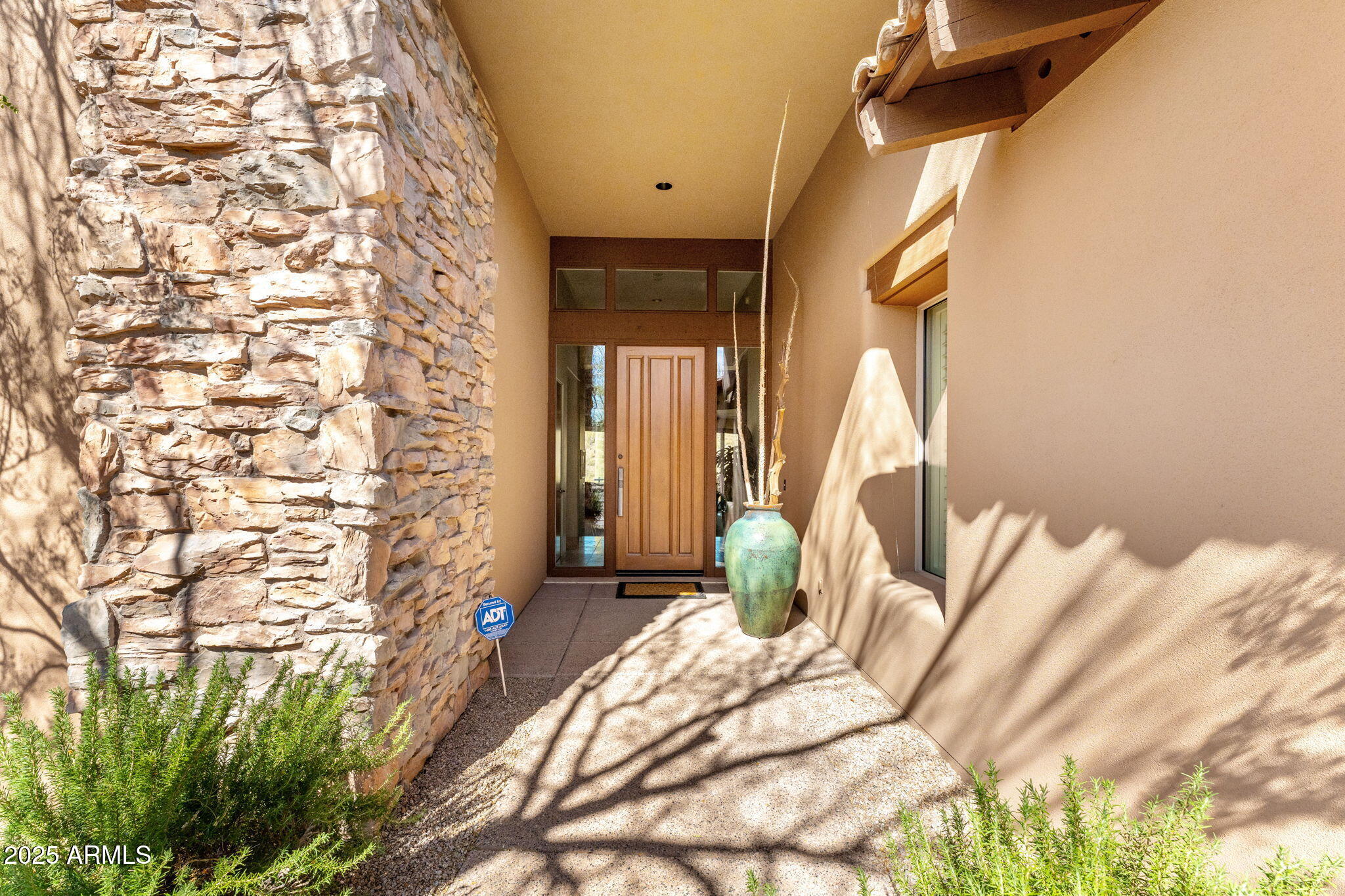 9904 E LOOKOUT MOUNTAIN Drive