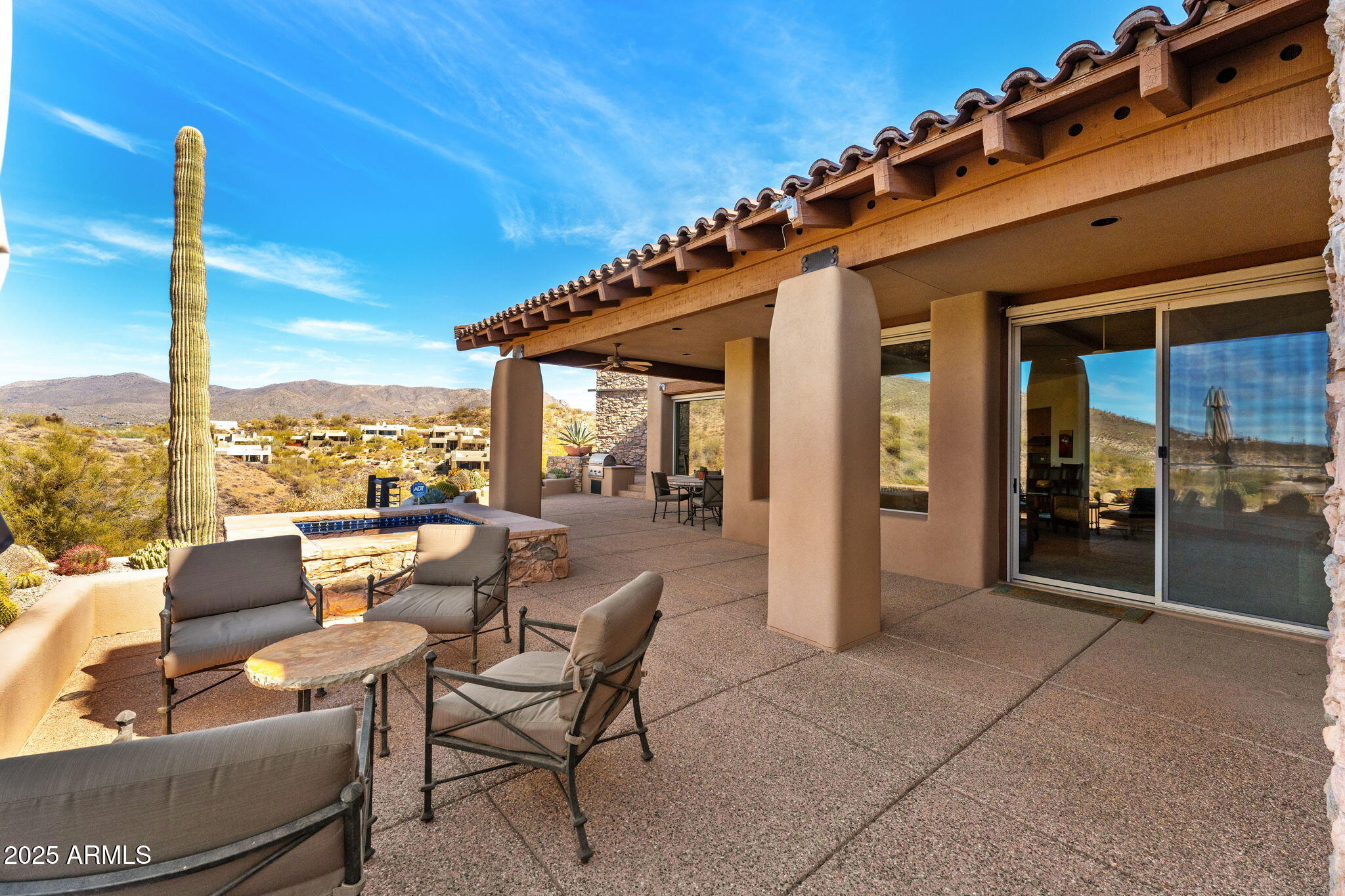 9904 E LOOKOUT MOUNTAIN Drive