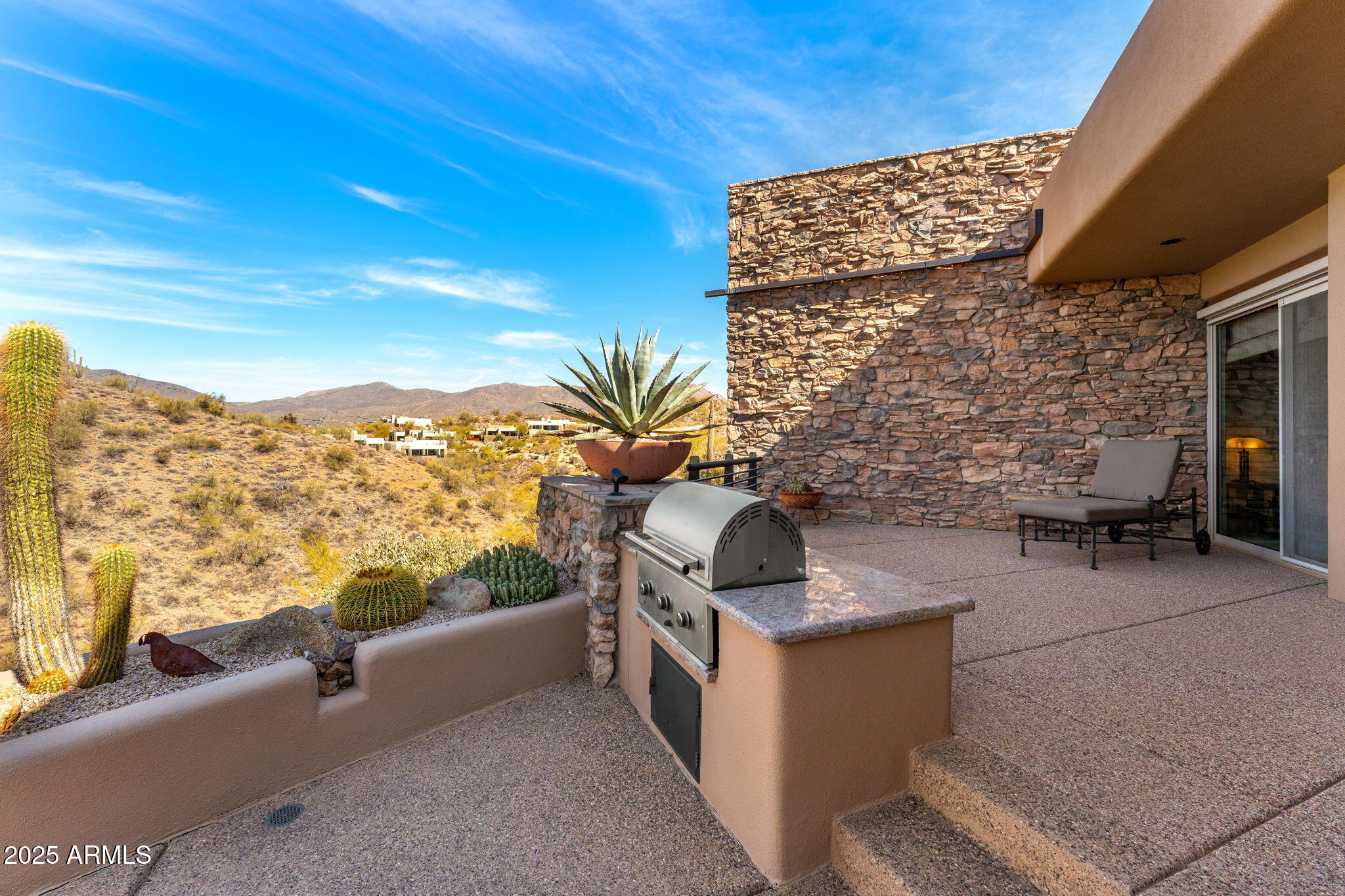 9904 E LOOKOUT MOUNTAIN Drive