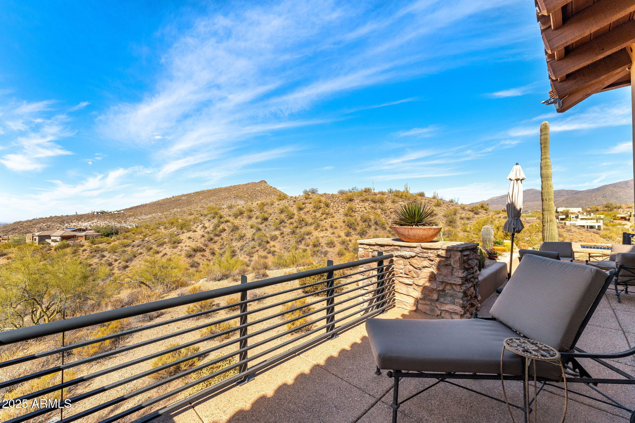 9904 E LOOKOUT MOUNTAIN Drive