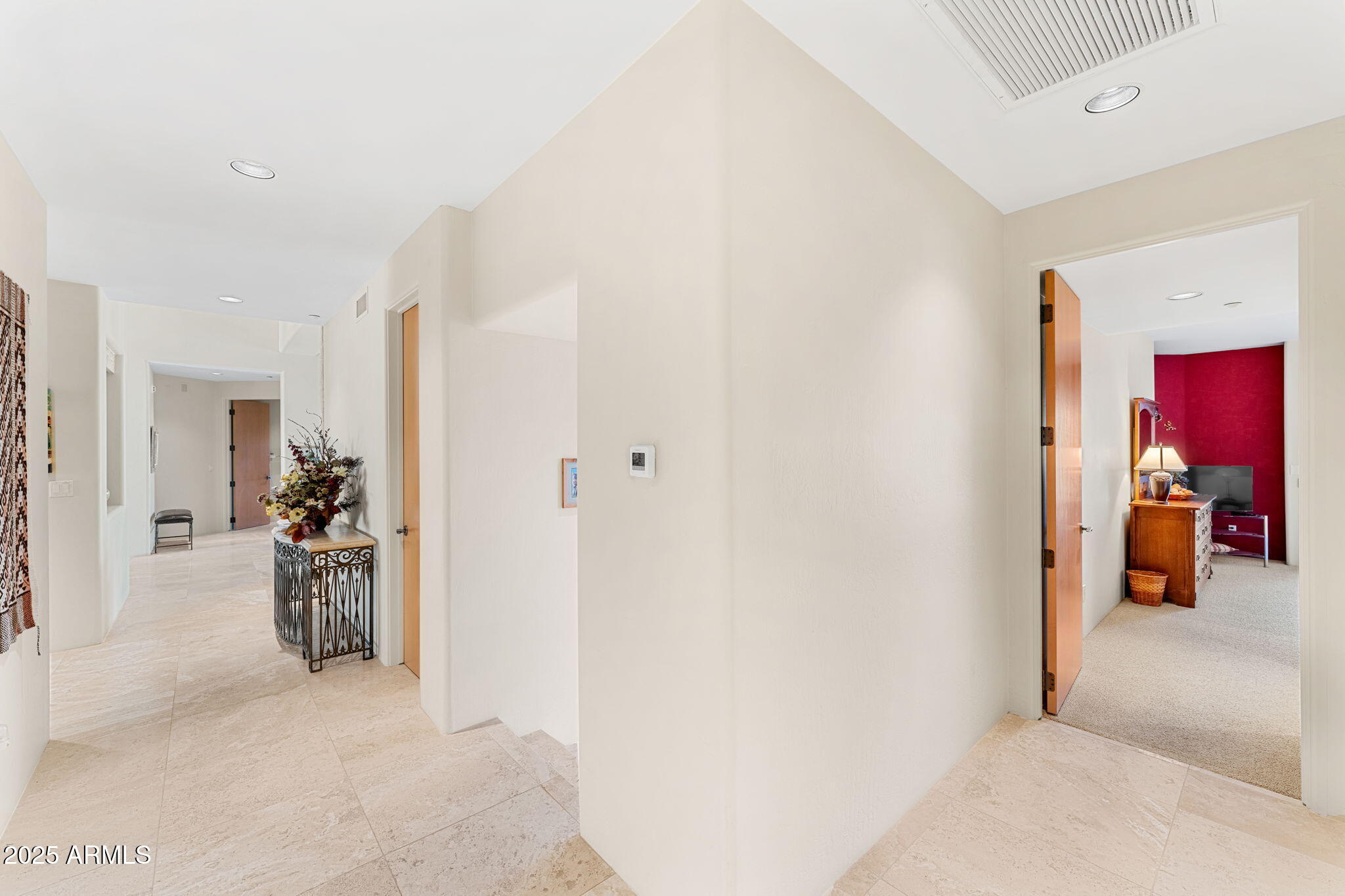 9904 E LOOKOUT MOUNTAIN Drive