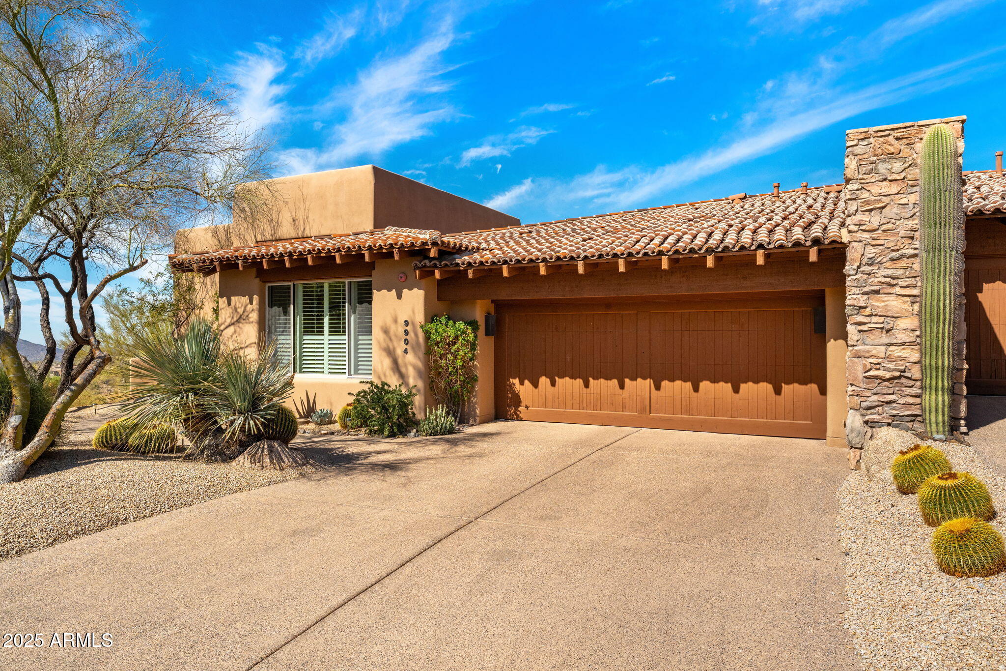 9904 E LOOKOUT MOUNTAIN Drive