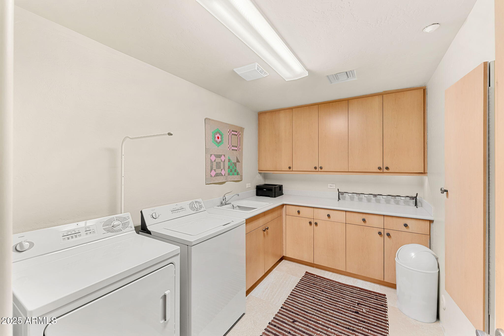 9904 E LOOKOUT MOUNTAIN Drive