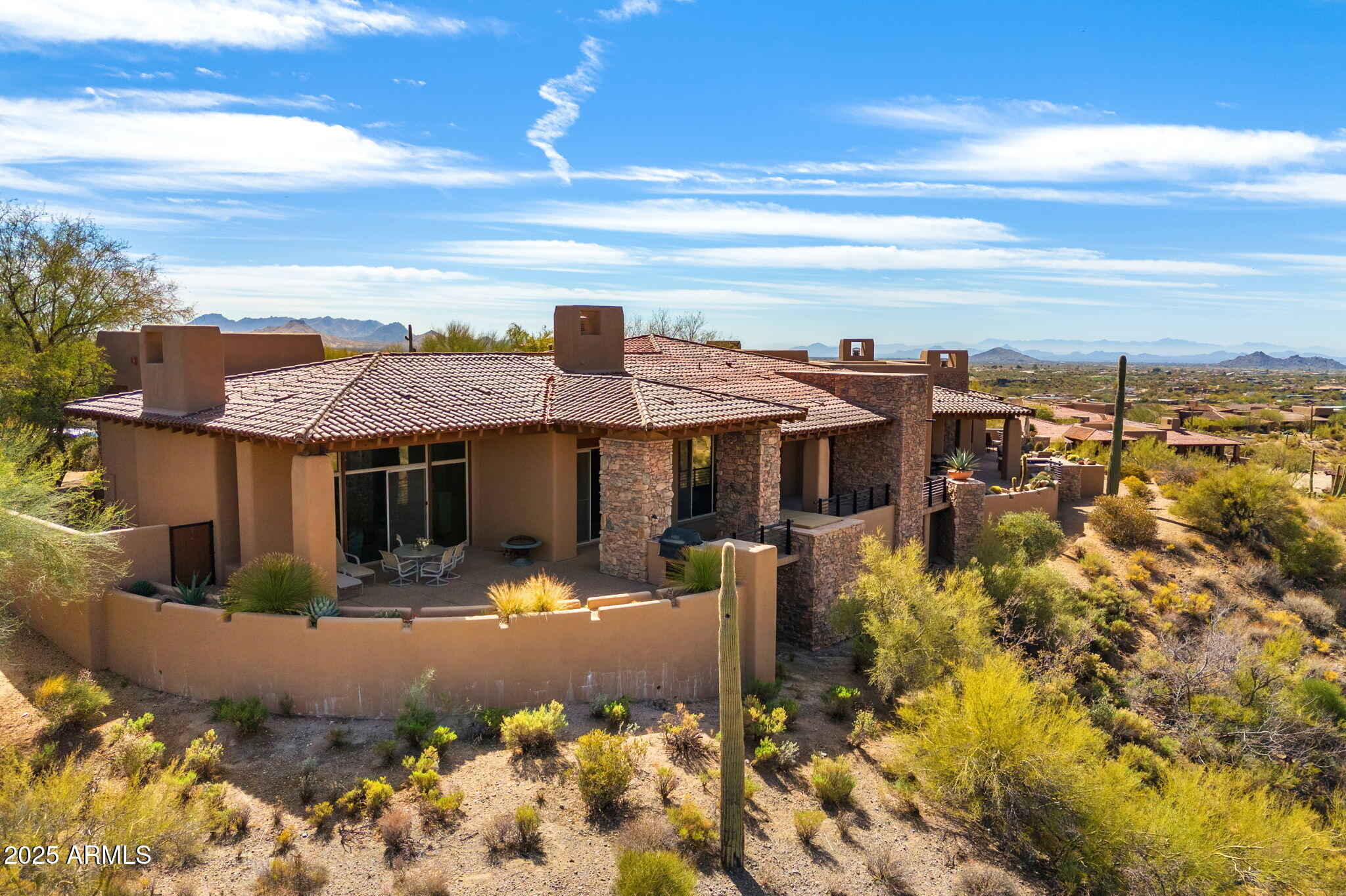 9904 E LOOKOUT MOUNTAIN Drive