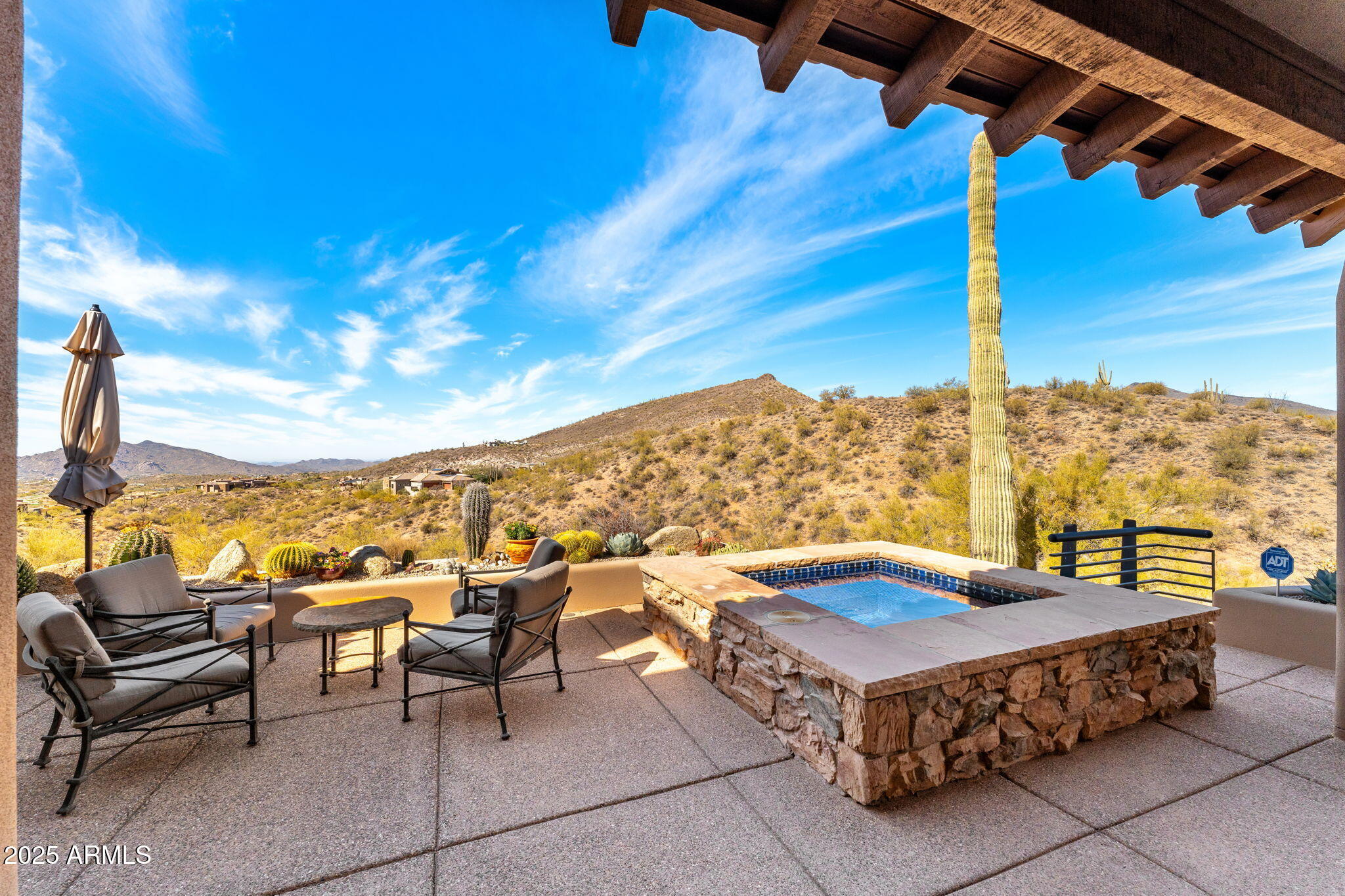 9904 E LOOKOUT MOUNTAIN Drive