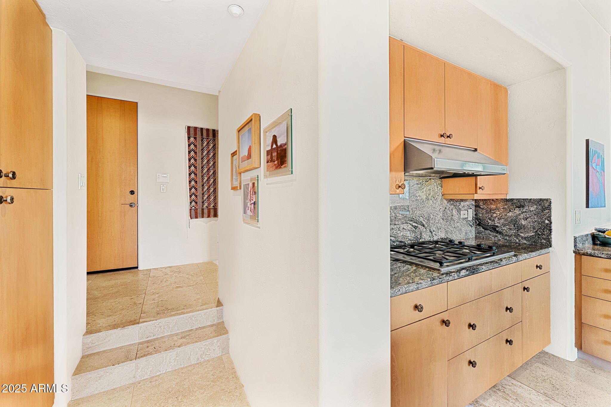 9904 E LOOKOUT MOUNTAIN Drive